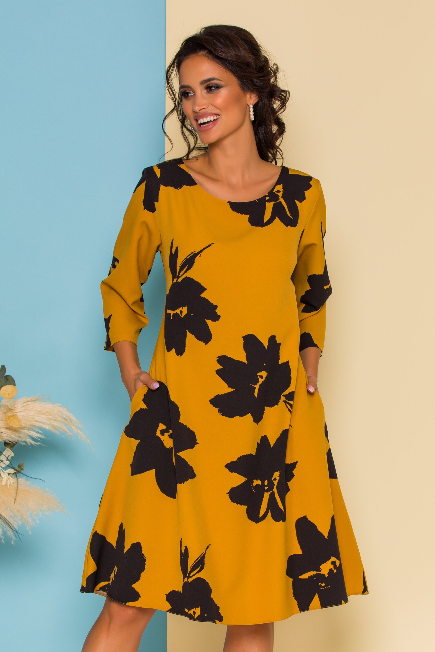 Rochie Petra galbena cu imprimeu floral negru