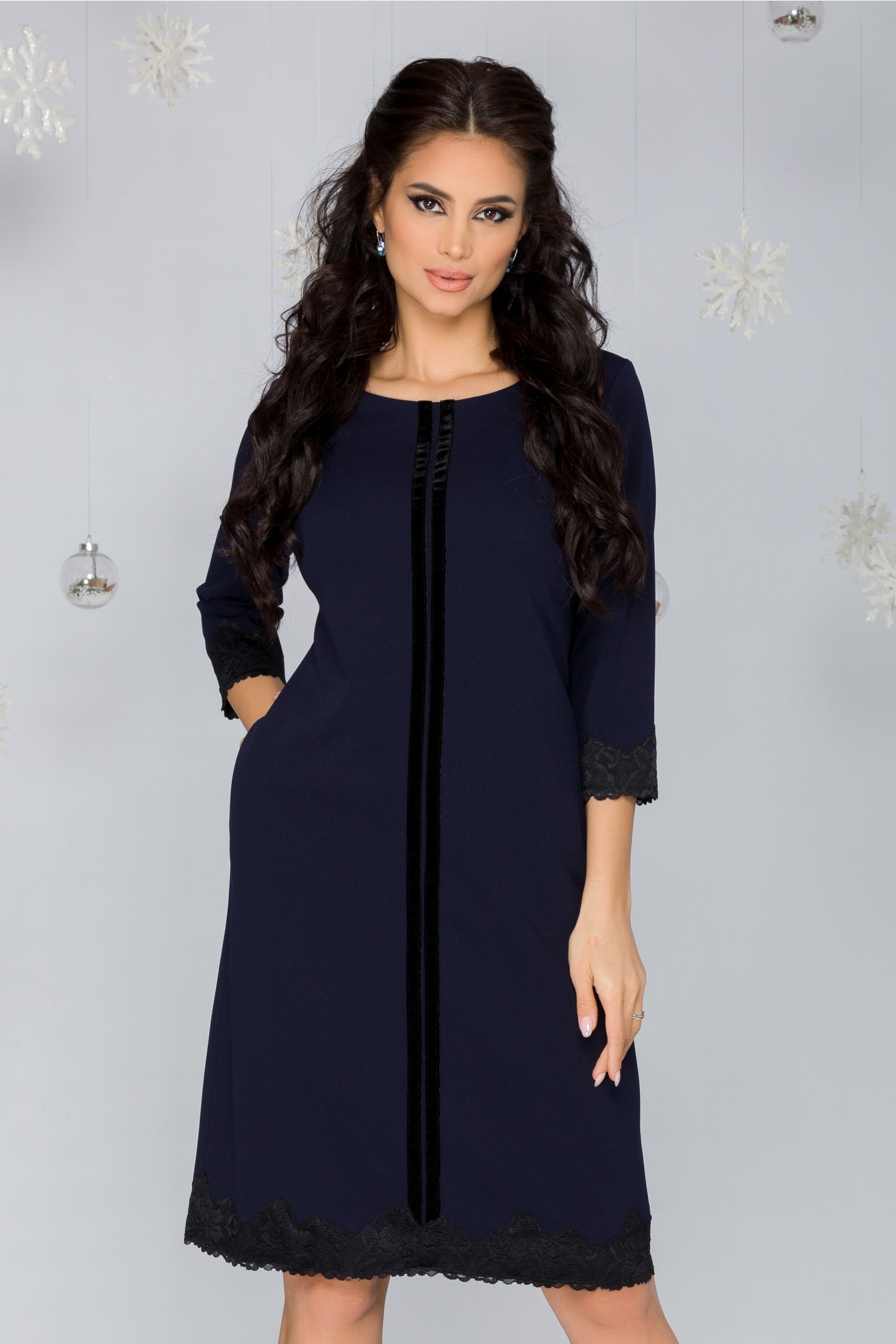 Rochie sabrina bleumarin cu insertii catifelate si broderie