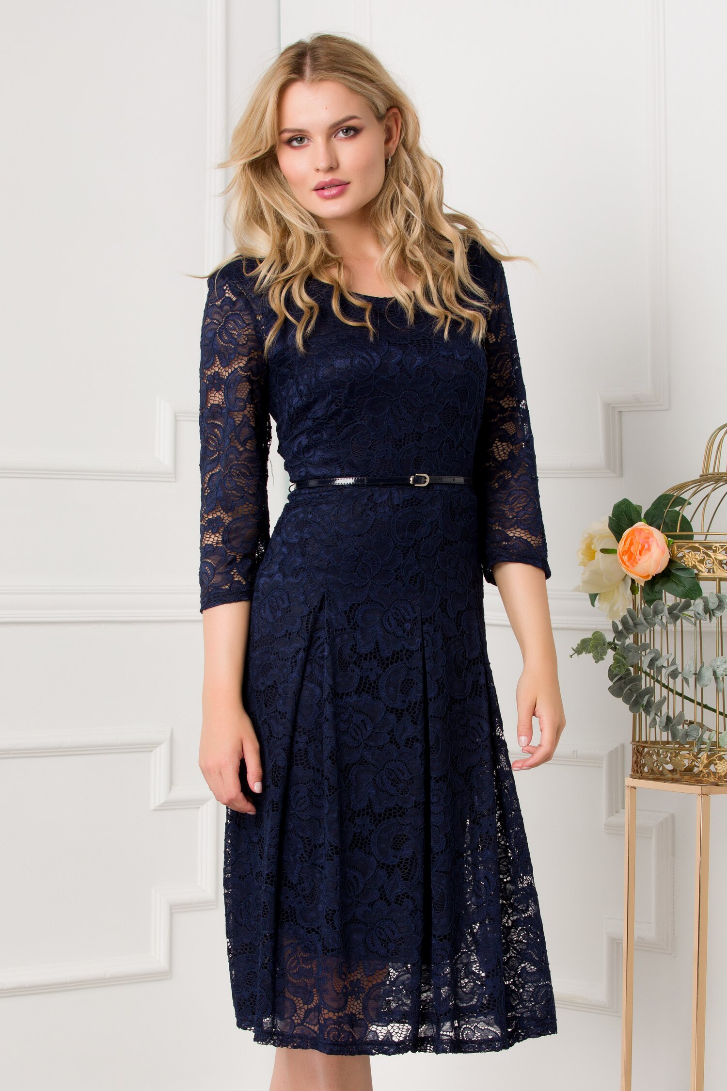 Rochie samy bleumarin din dantela cu curea in talie