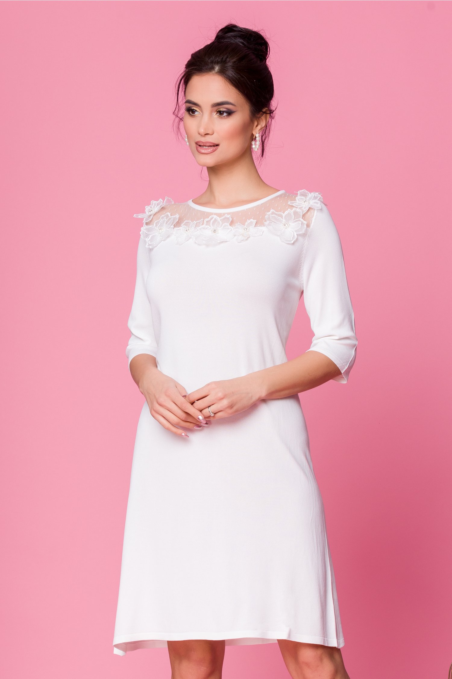 Rochie sorana alba cu tull si flori 3d la bust