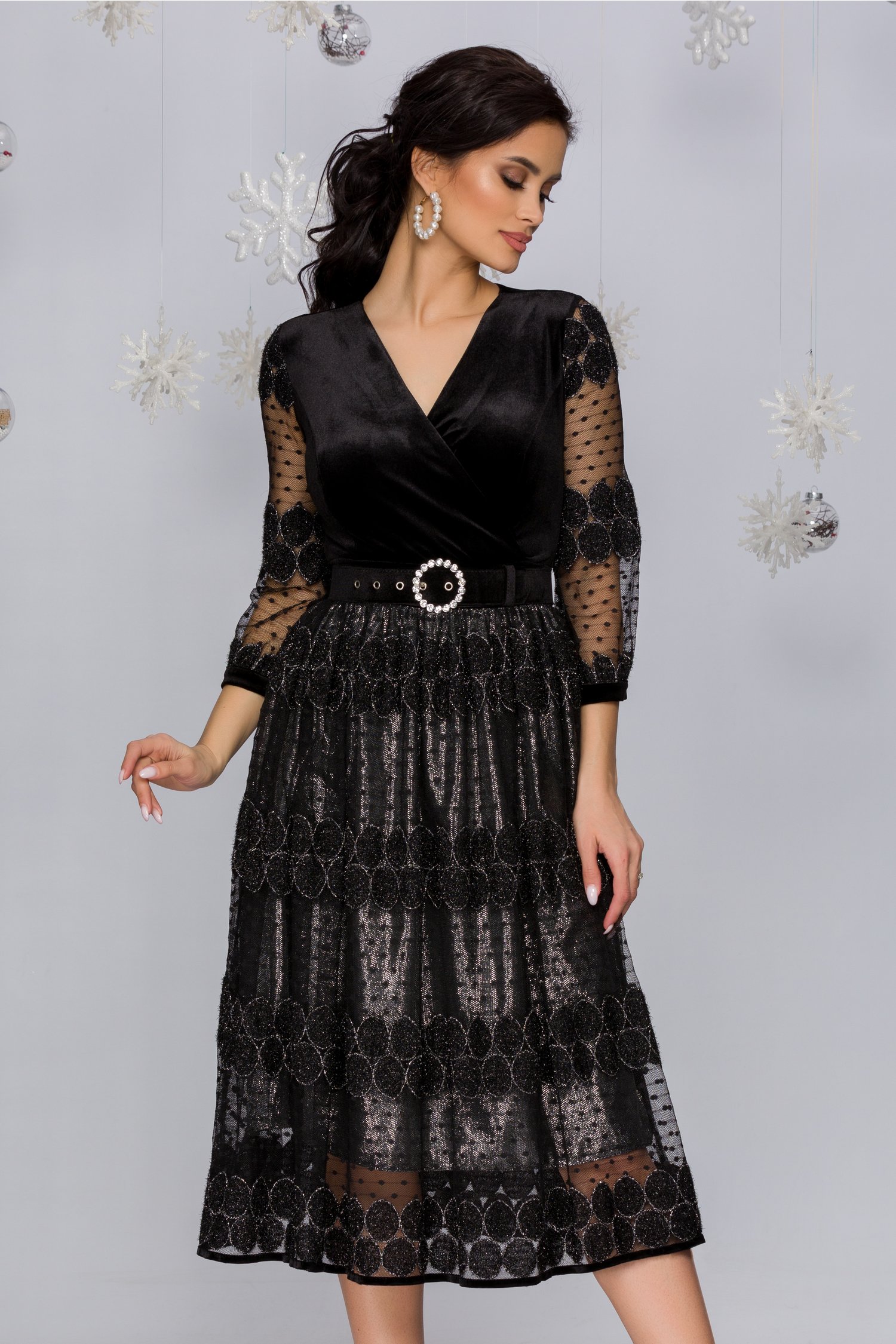 Rochie tessa neagra cu argintiu si insertii din fir lurex