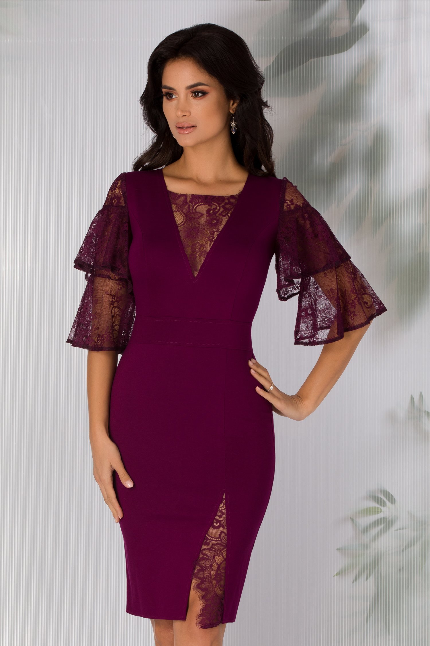 Rochie wich magenta midi cu dantela si volane la maneci