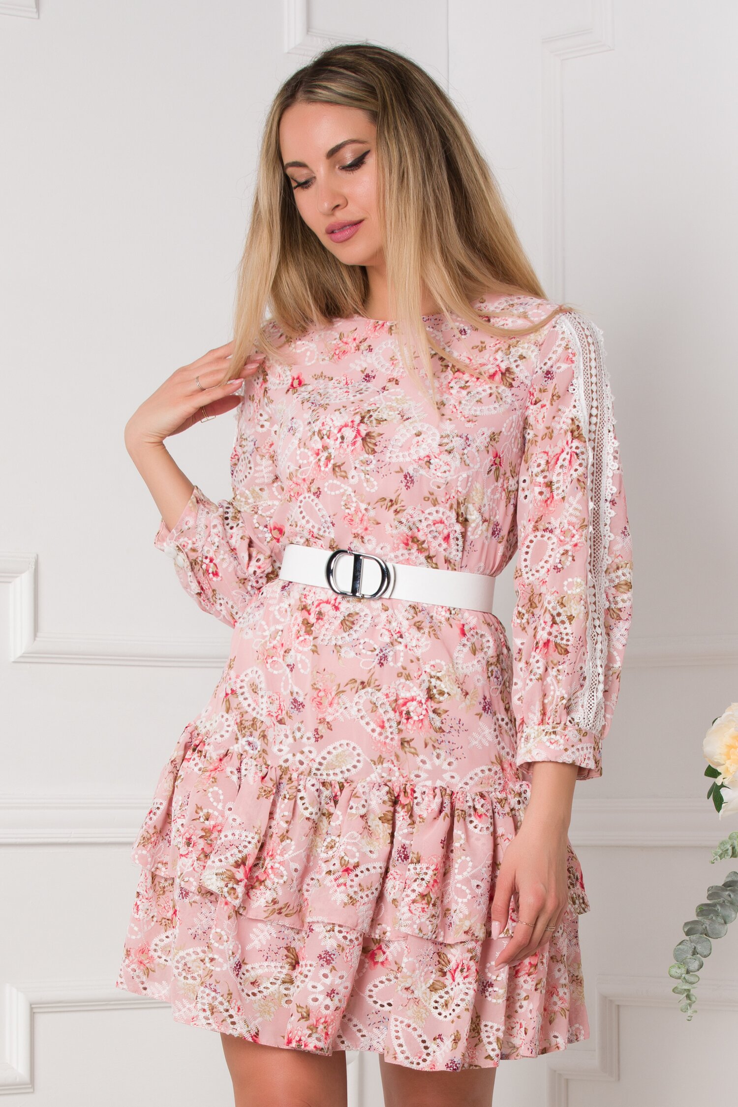 Rochie Yarina roz cu broderie si imprimeu