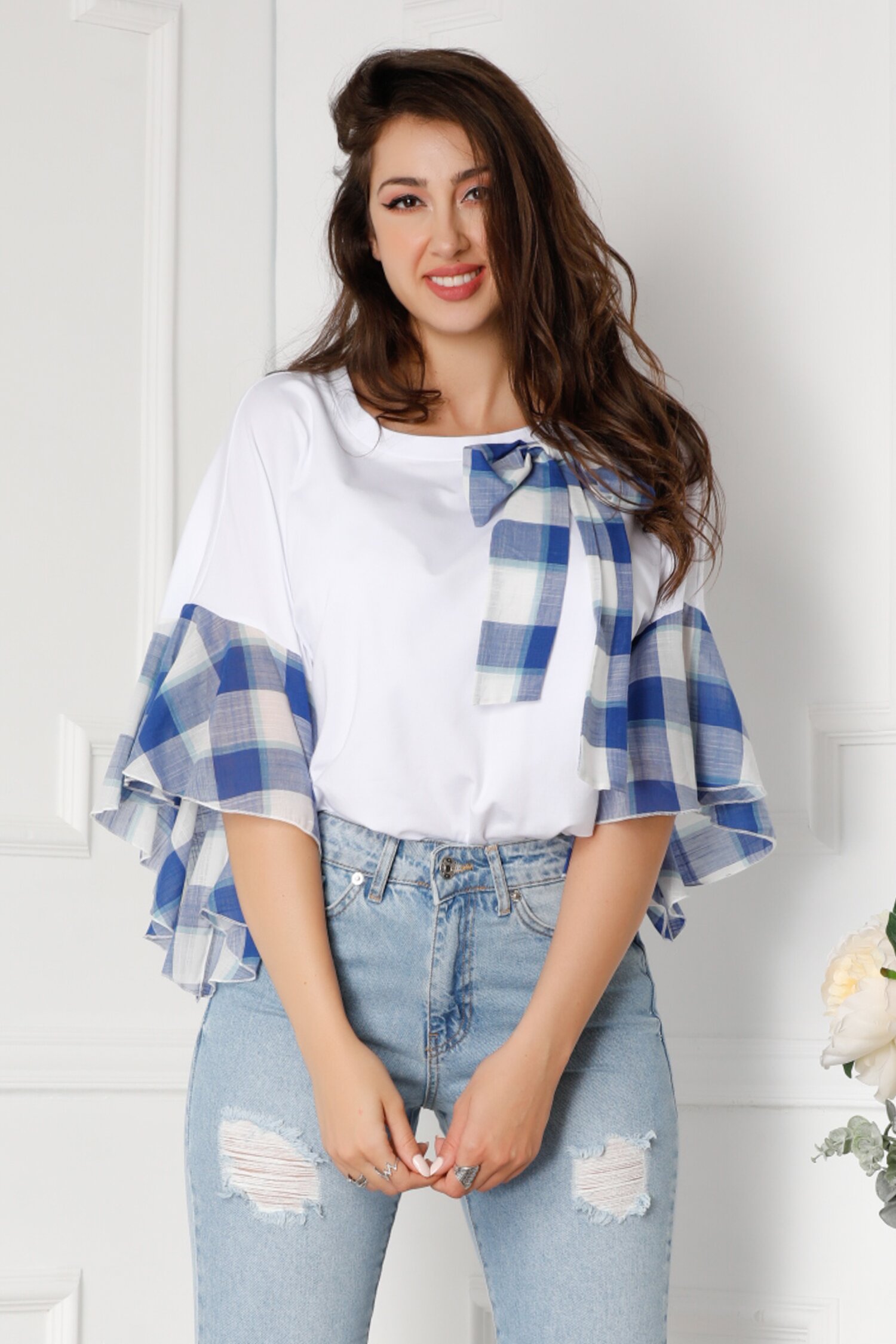 Tricou LaDonna alb cu carouri in nuante de albastru