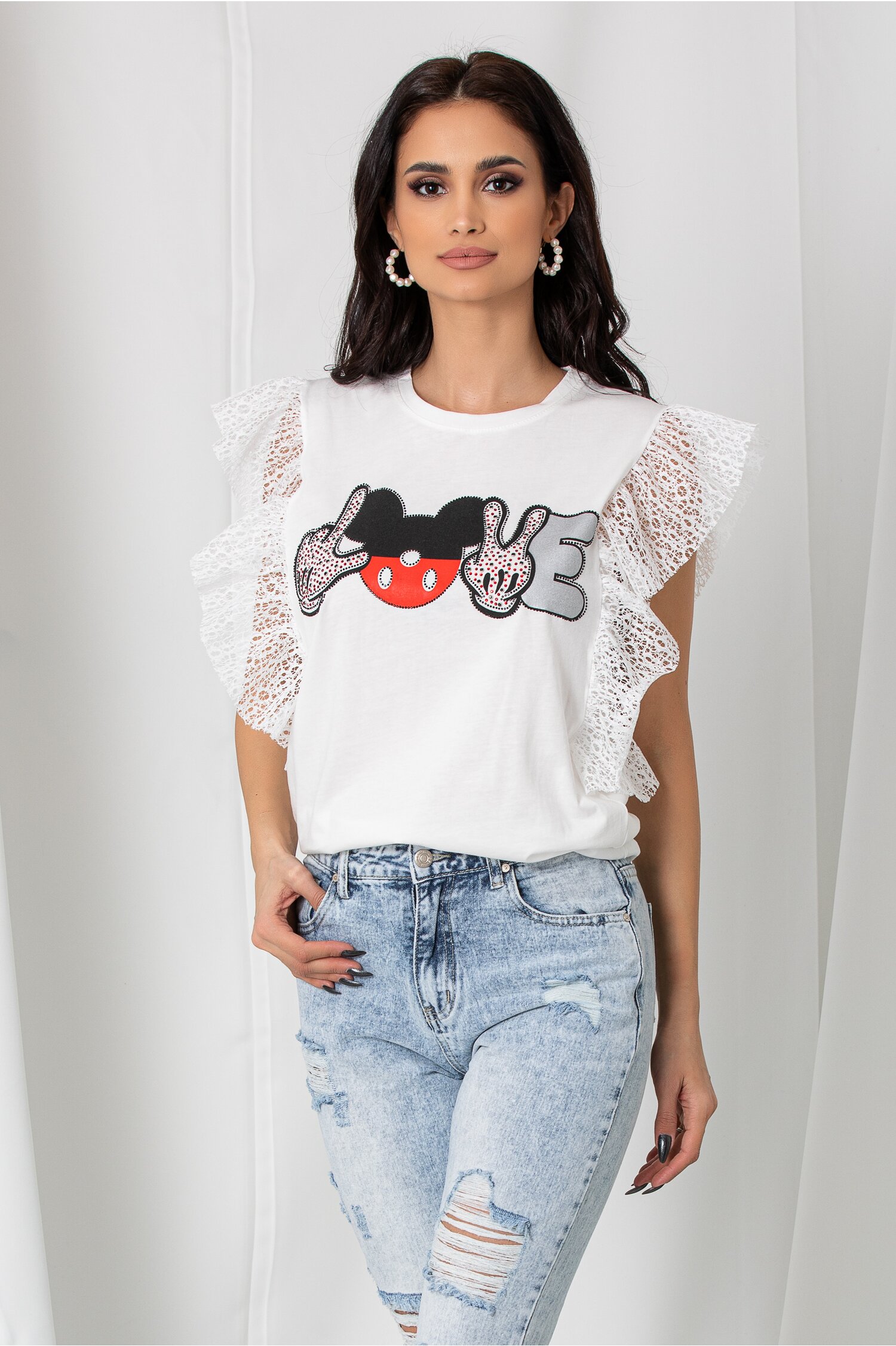Tricou Love Mickey alb cu imprimeu si volane din dantela