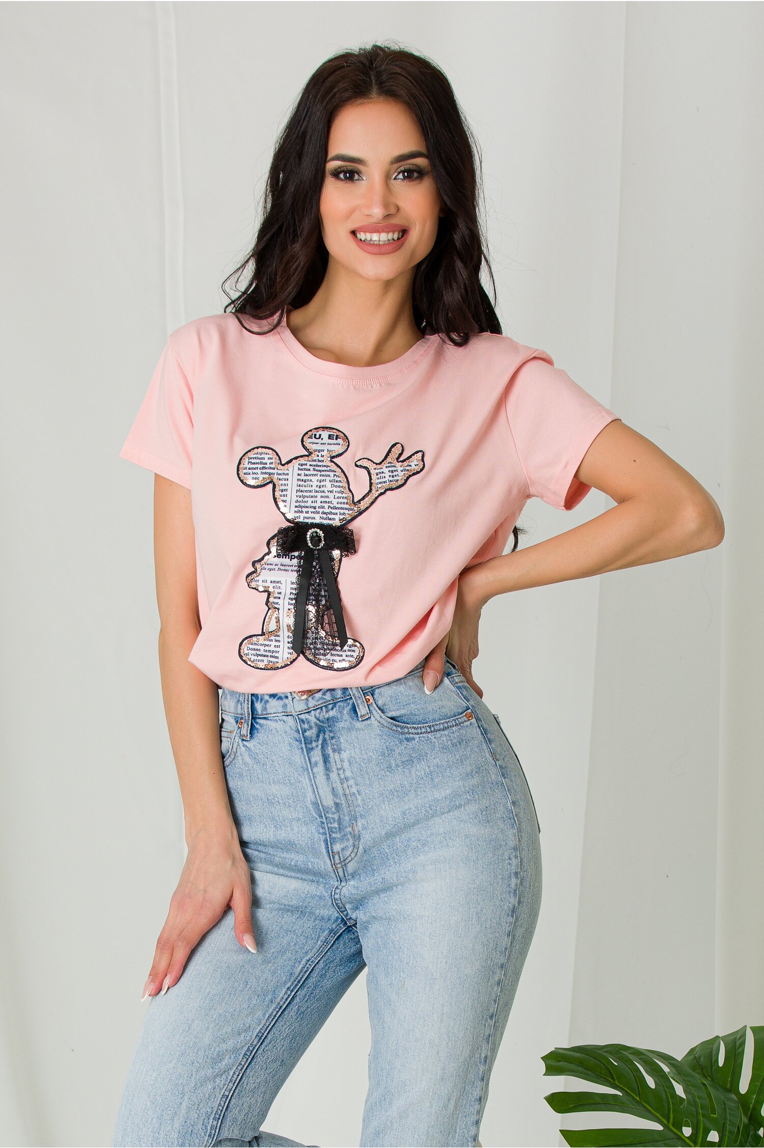 Tricou Mickey roz cu funda si imprimeu text
