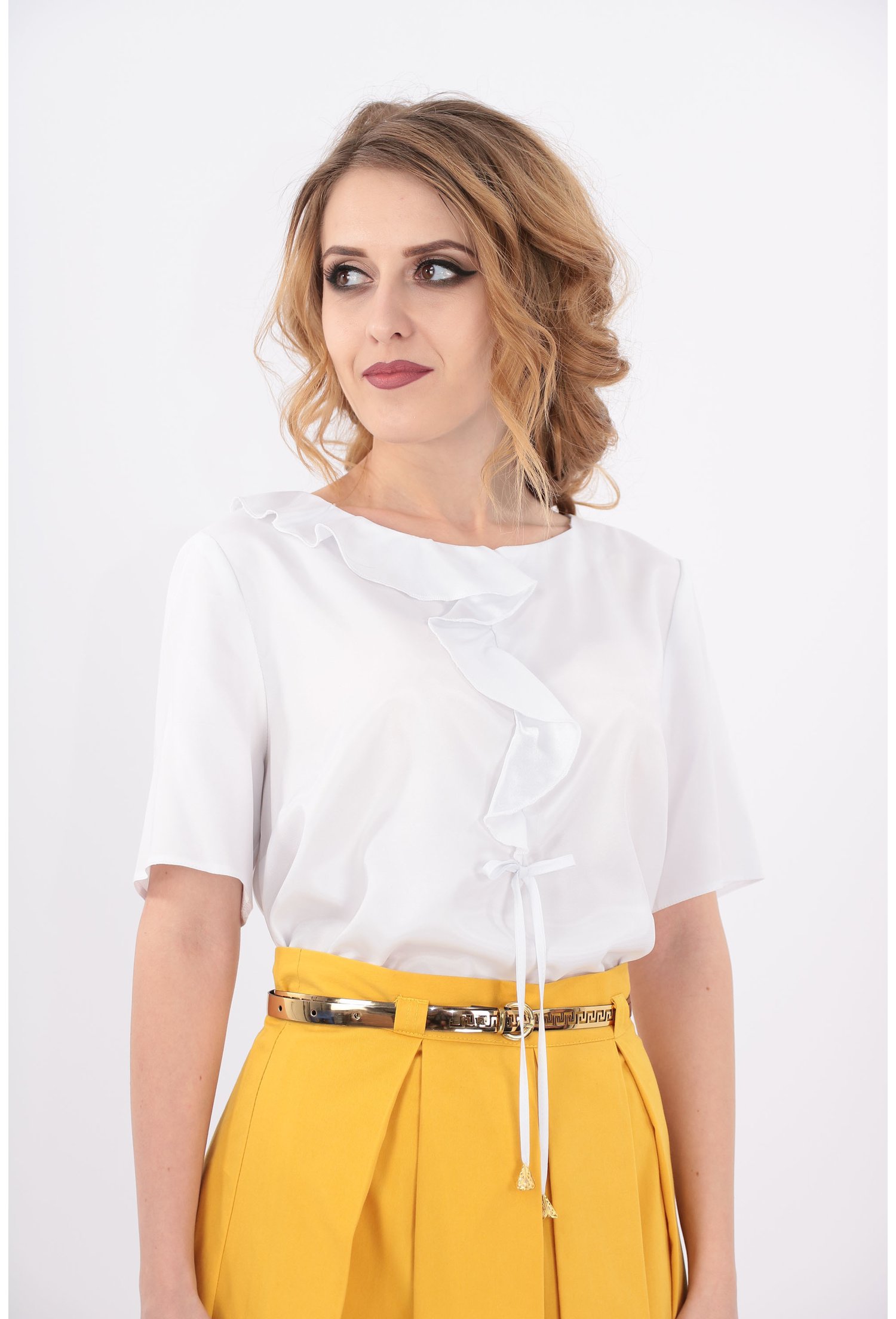 Bluza alba cu maneca scurta