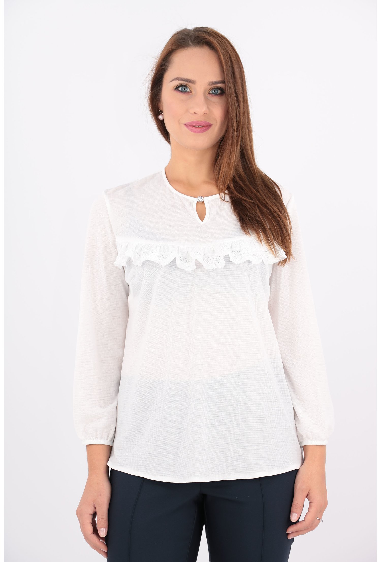 Bluza alba cu volanas din dantela