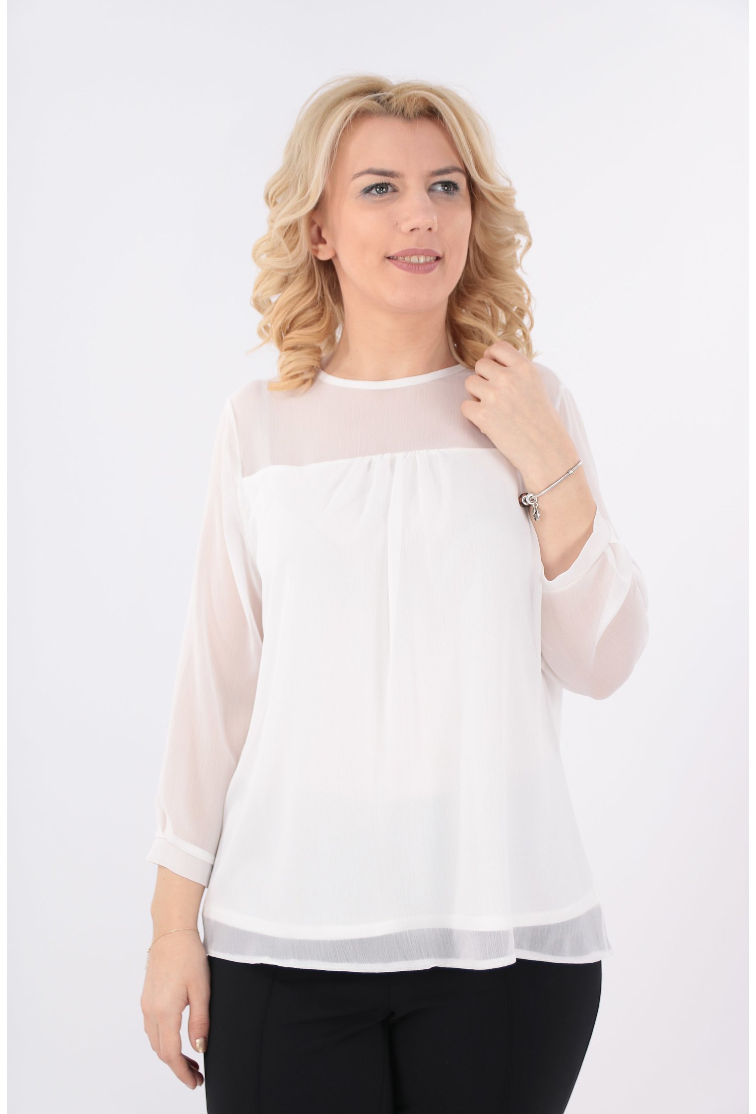 Bluza alba din voal creponat