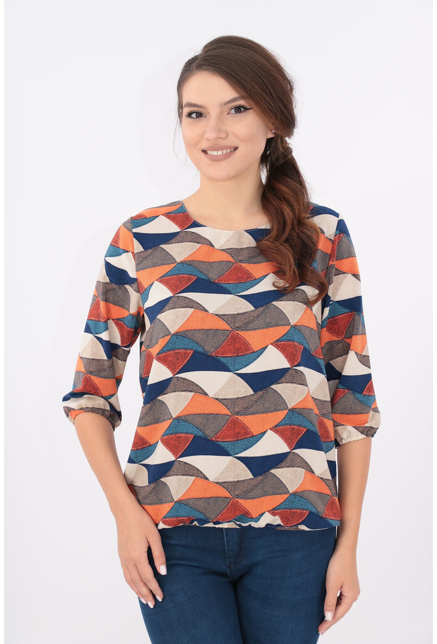Bluza bej cu desen geometric bleumarin caramiziu