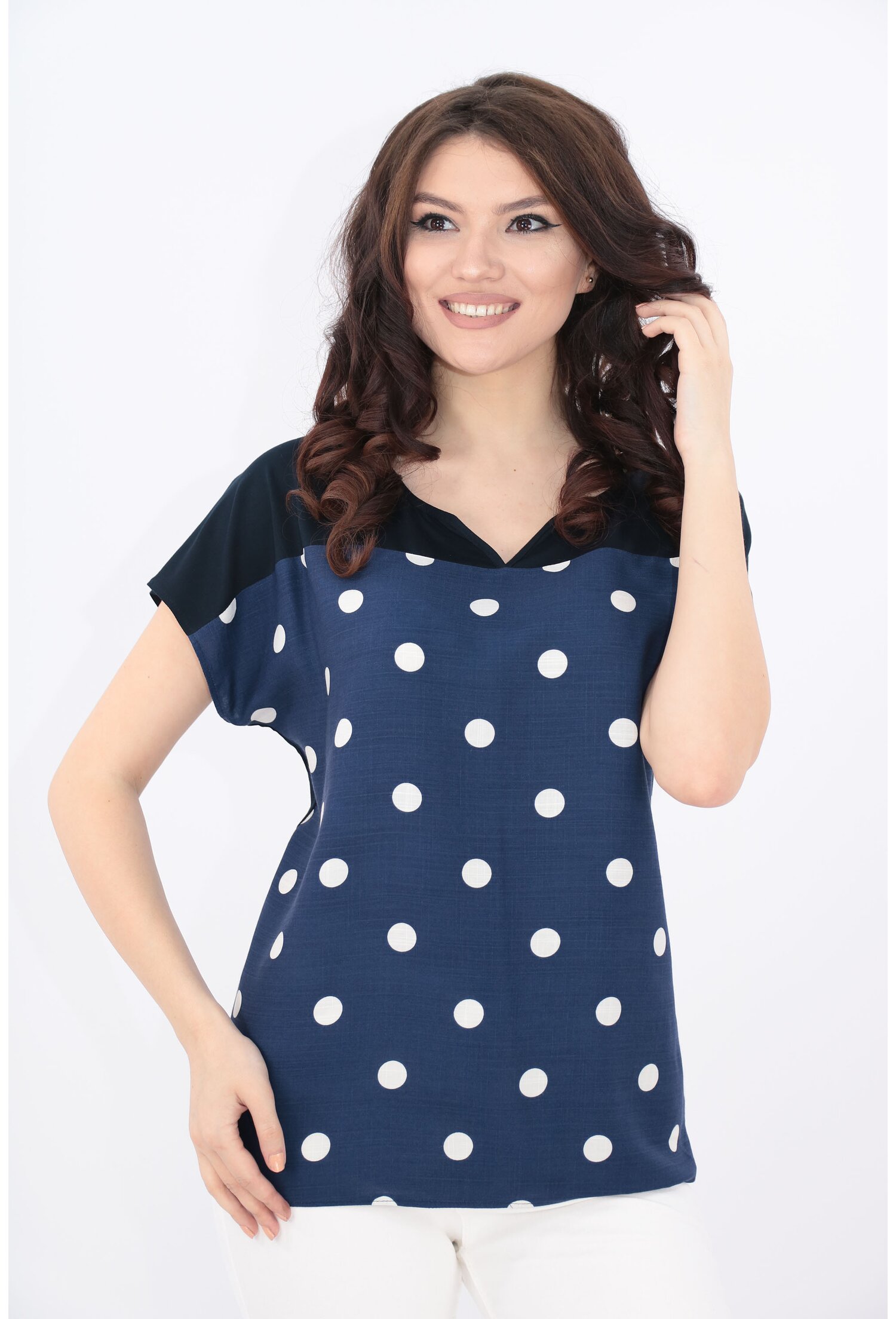 Bluza bleumarin cu buline albe