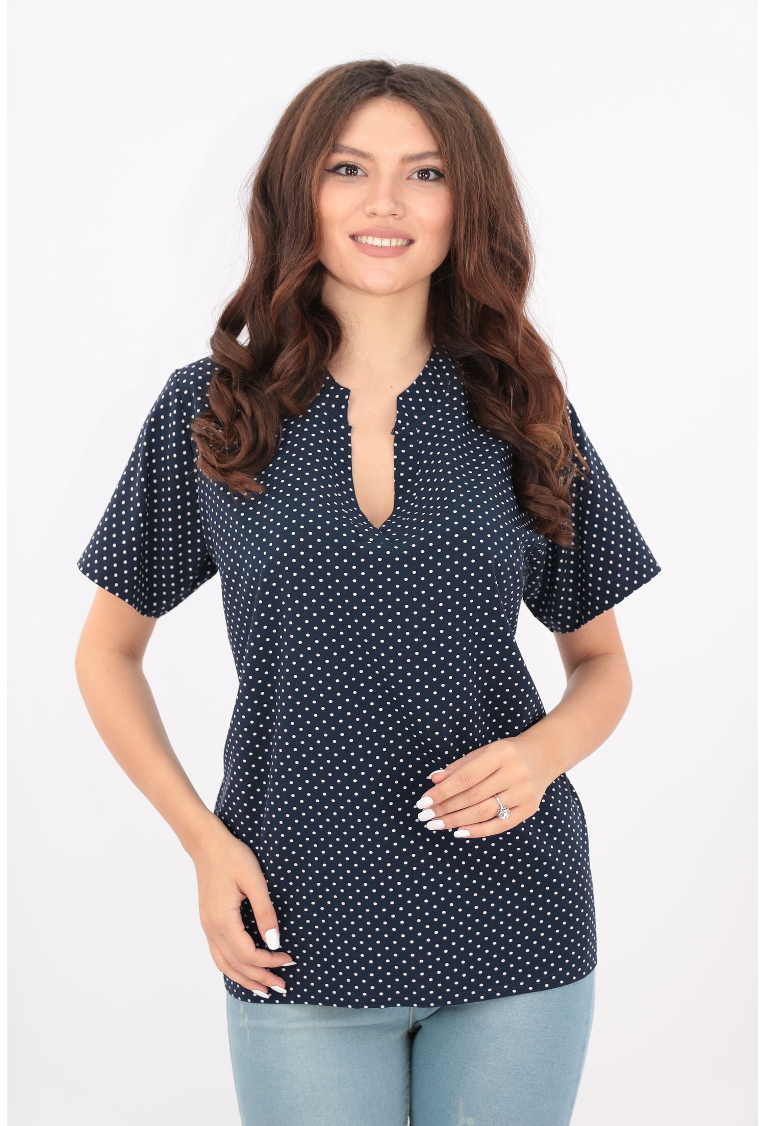 Bluza bleumarin cu buline mici albe