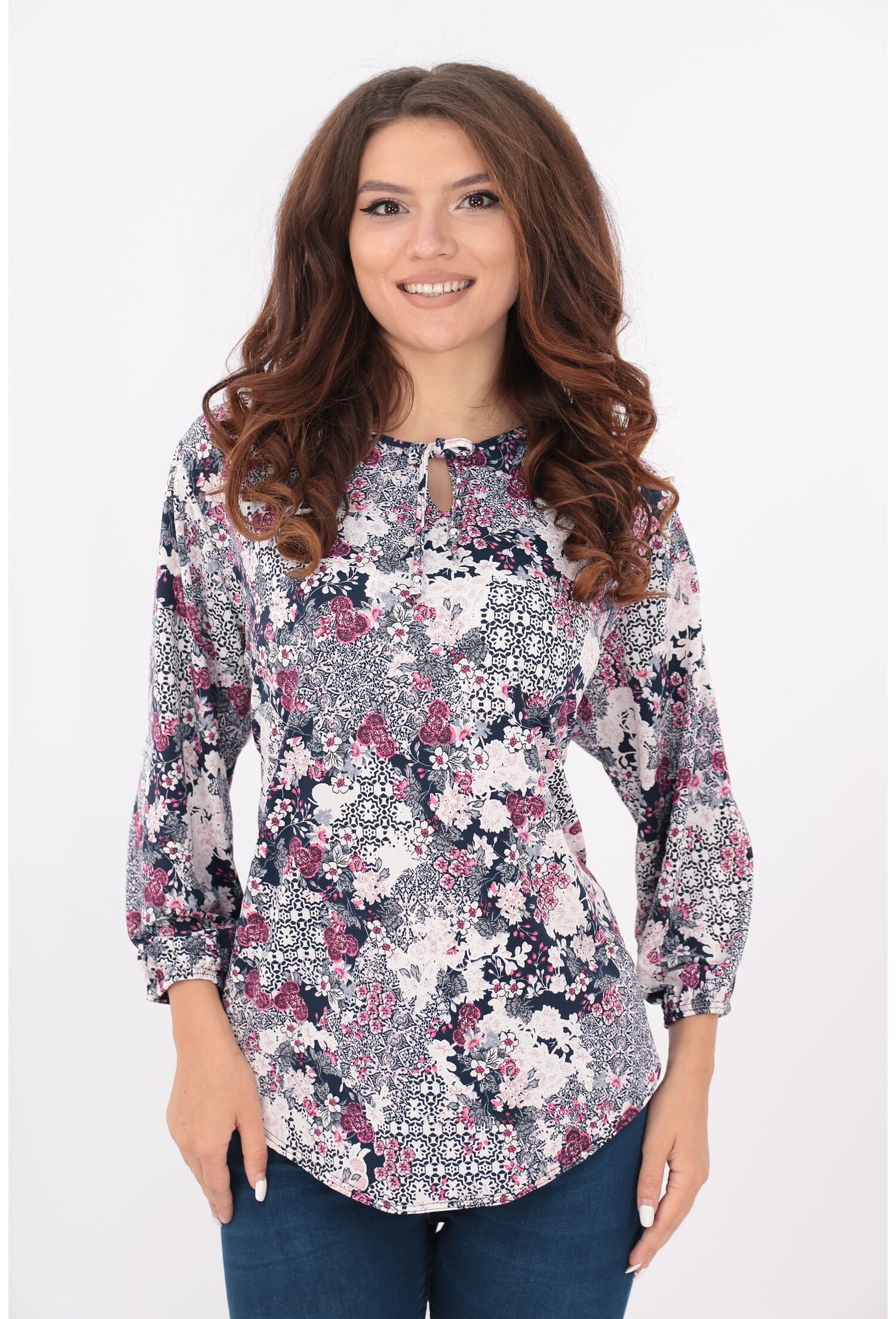 Bluza bleumarin cu print floral alb-roz