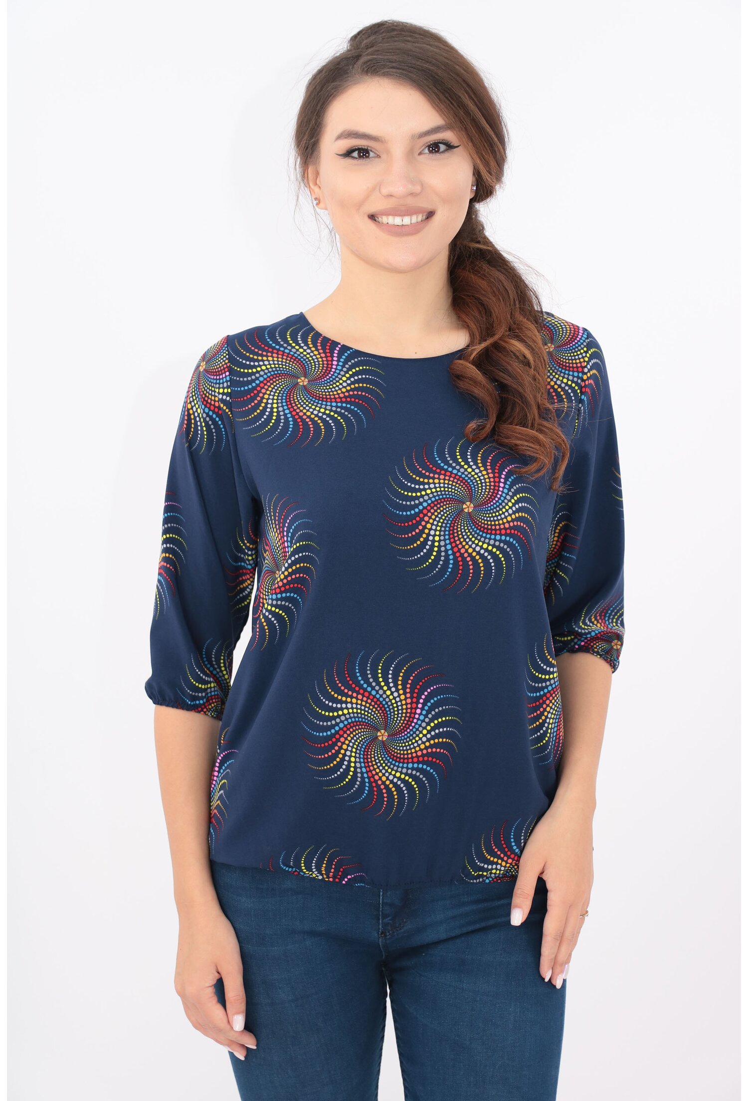 Bluza bleumarin cu rozete multicolore