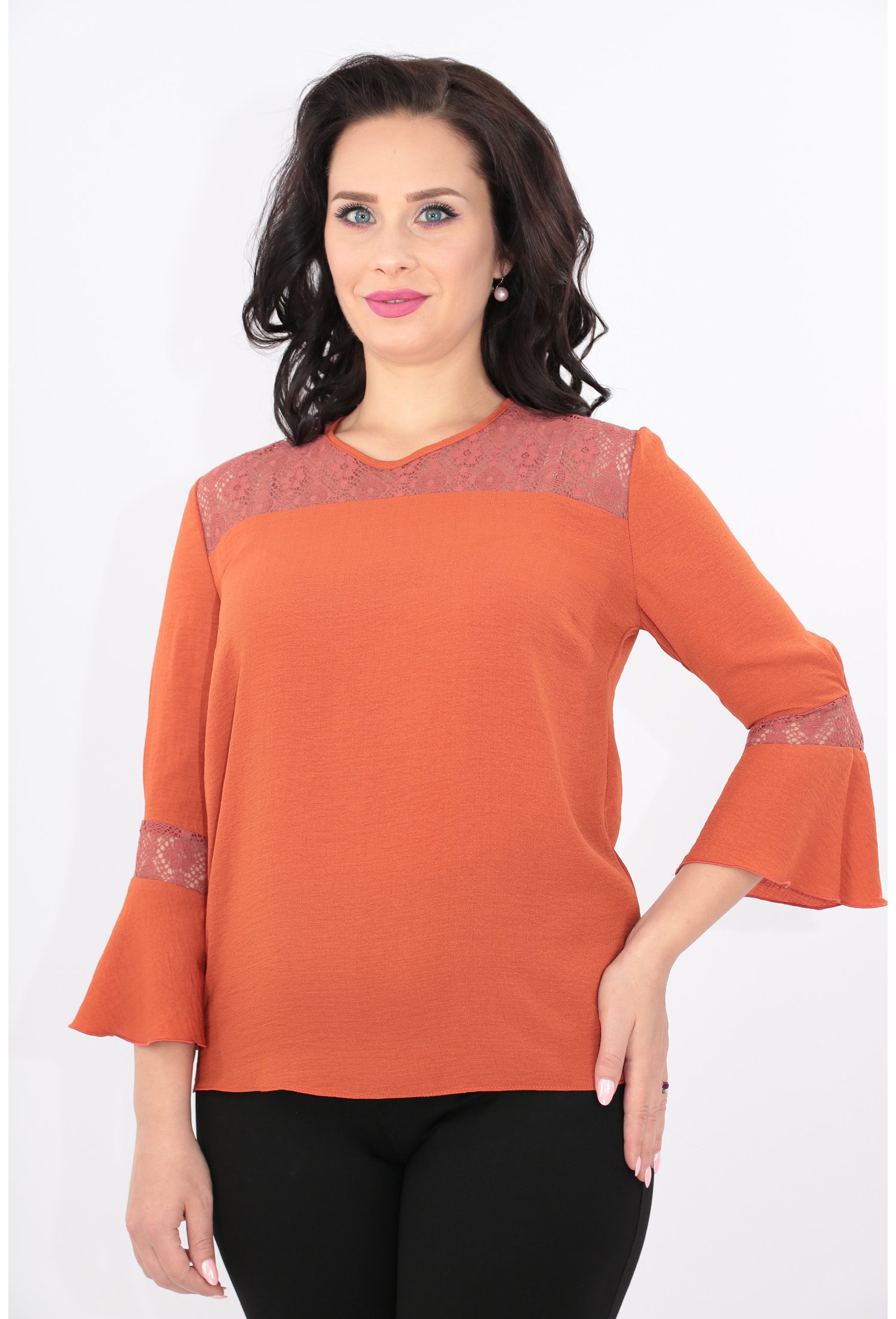 Bluza caramizie cu dantela
