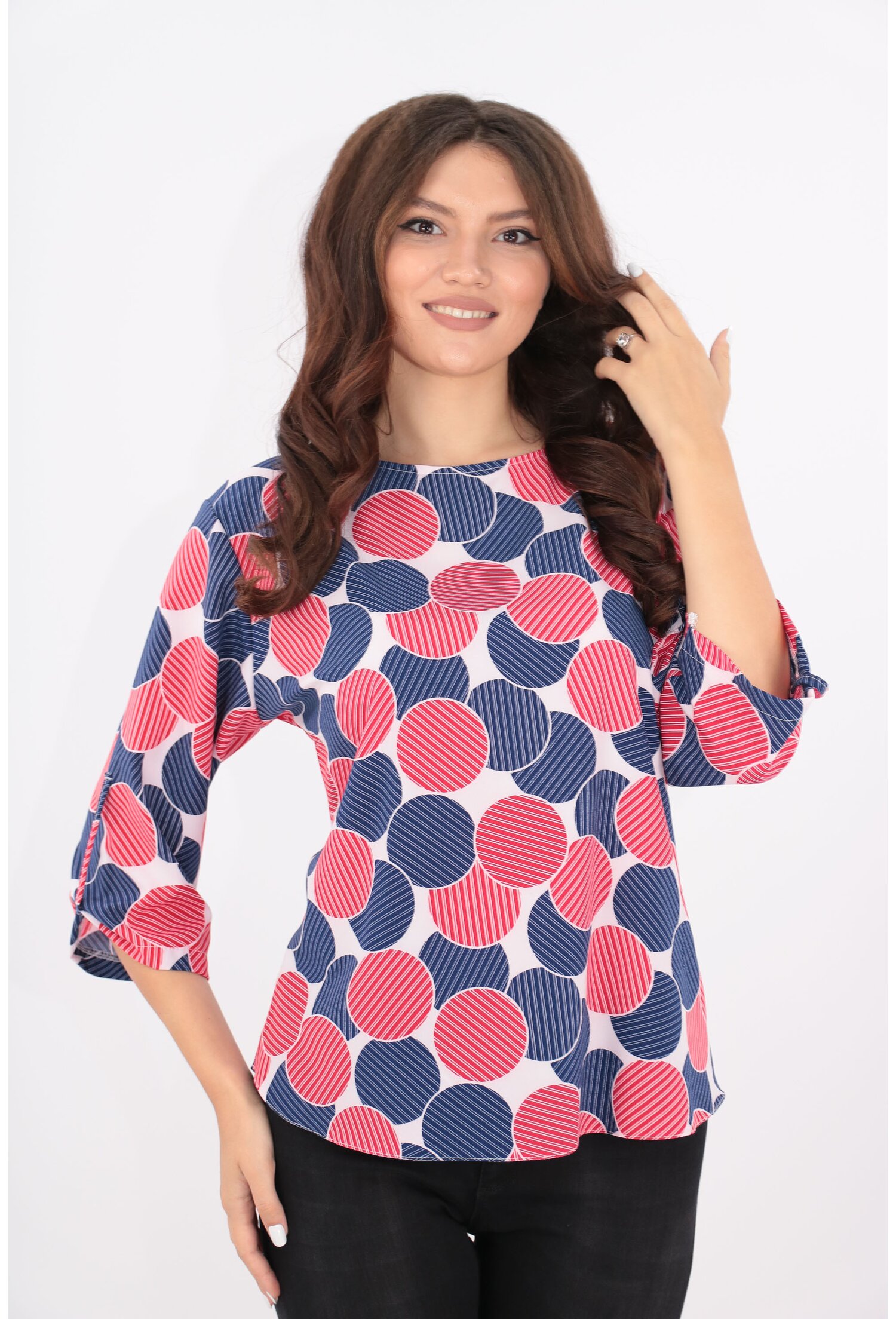 Bluza cu buline maxi bleumarin-rosii