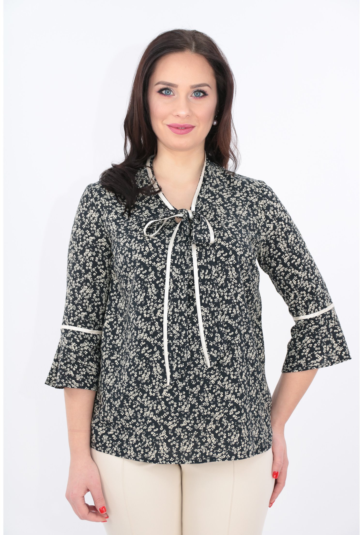 Bluza din vascoza cu imprimeu crem