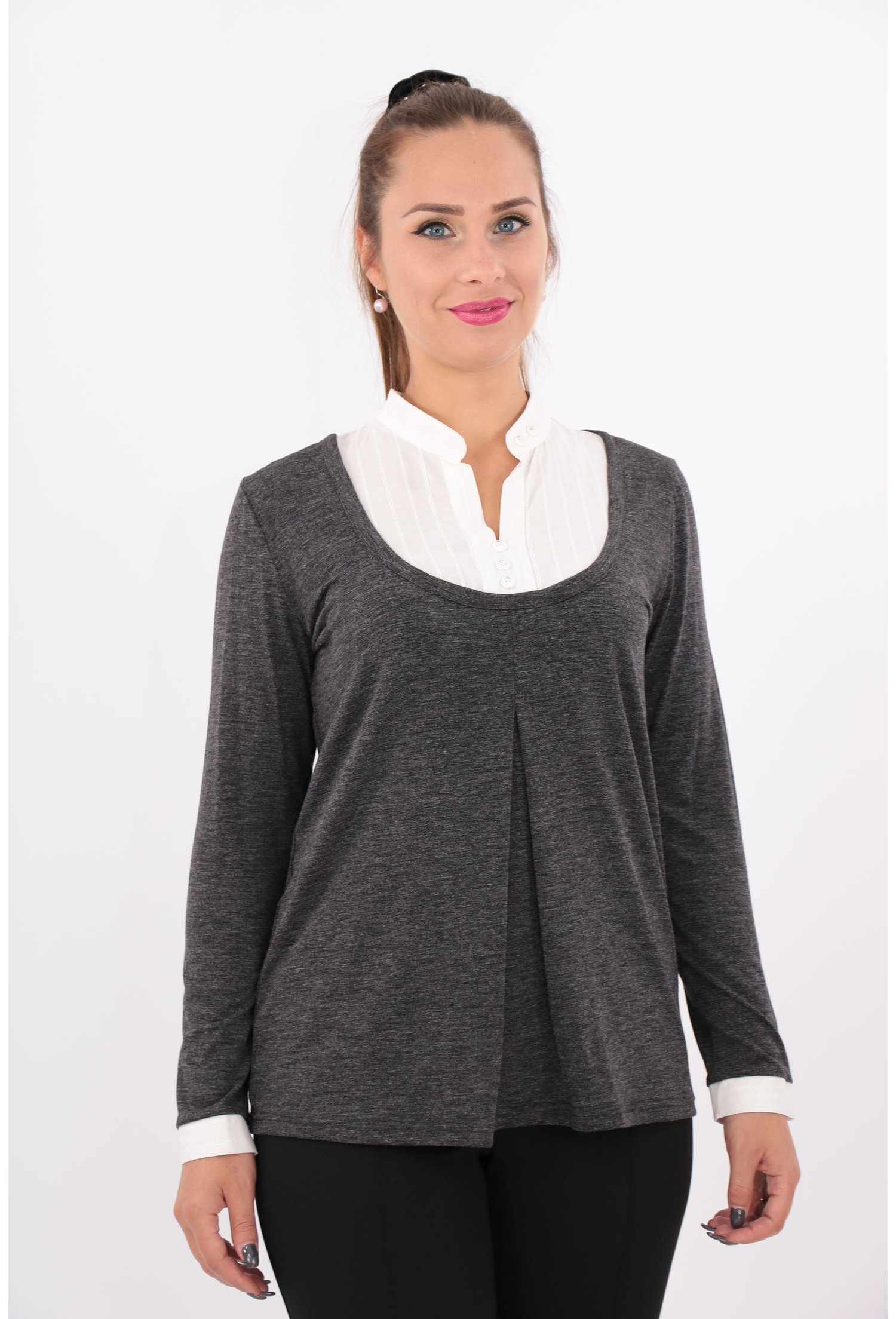 Bluza gri din tricot cu guler alb