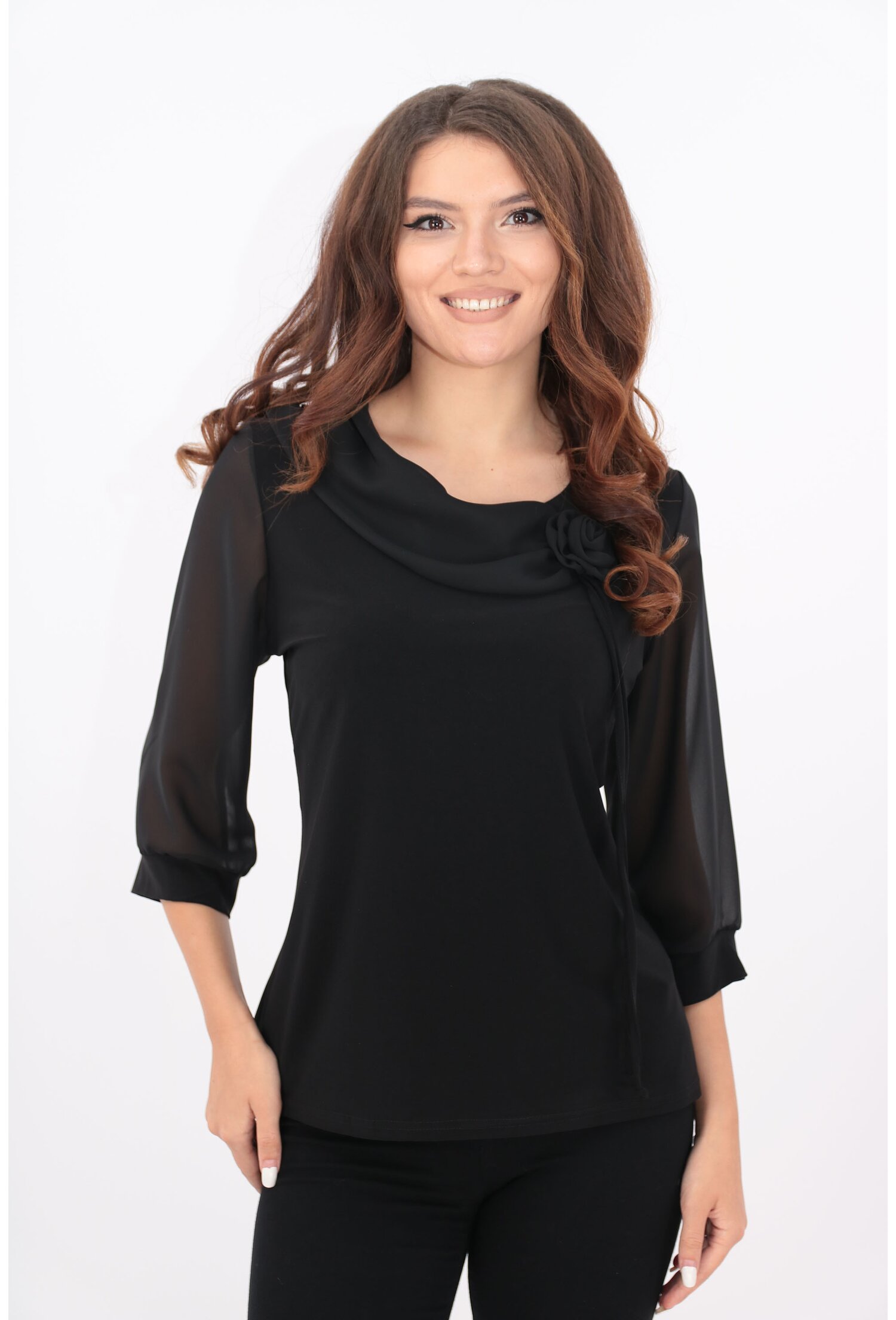 Bluza neagra cu guler asimetric si trandafir din voal