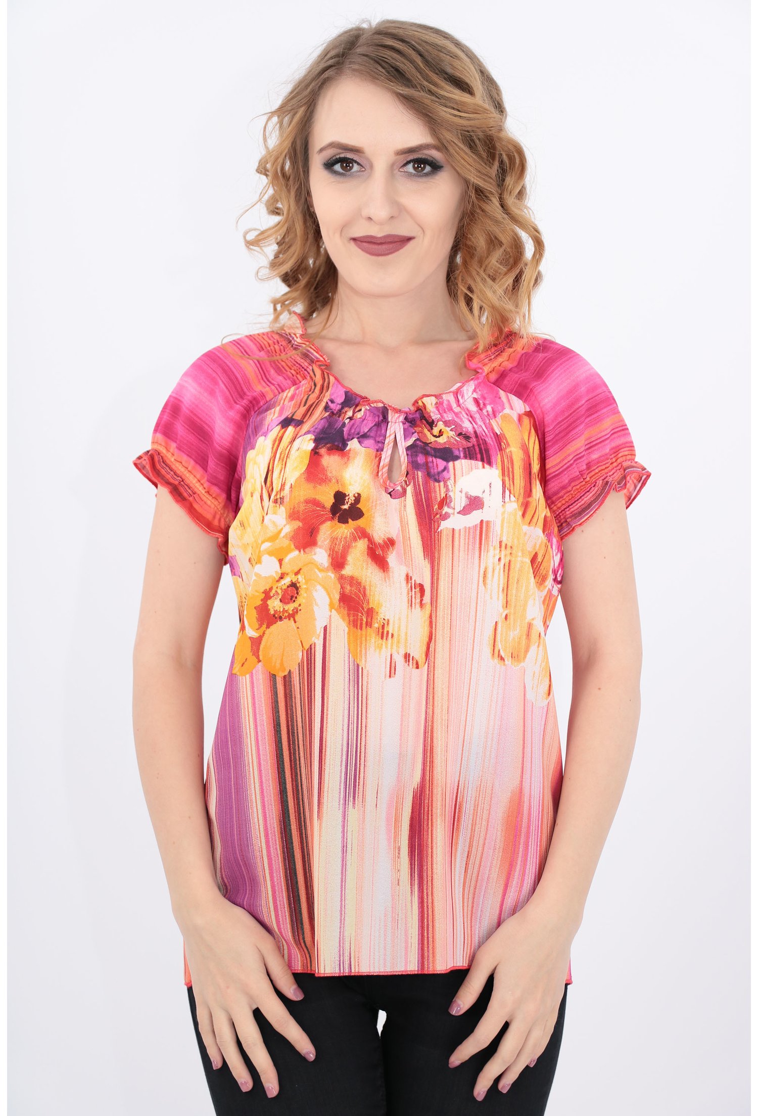 Bluza roz cu print floral