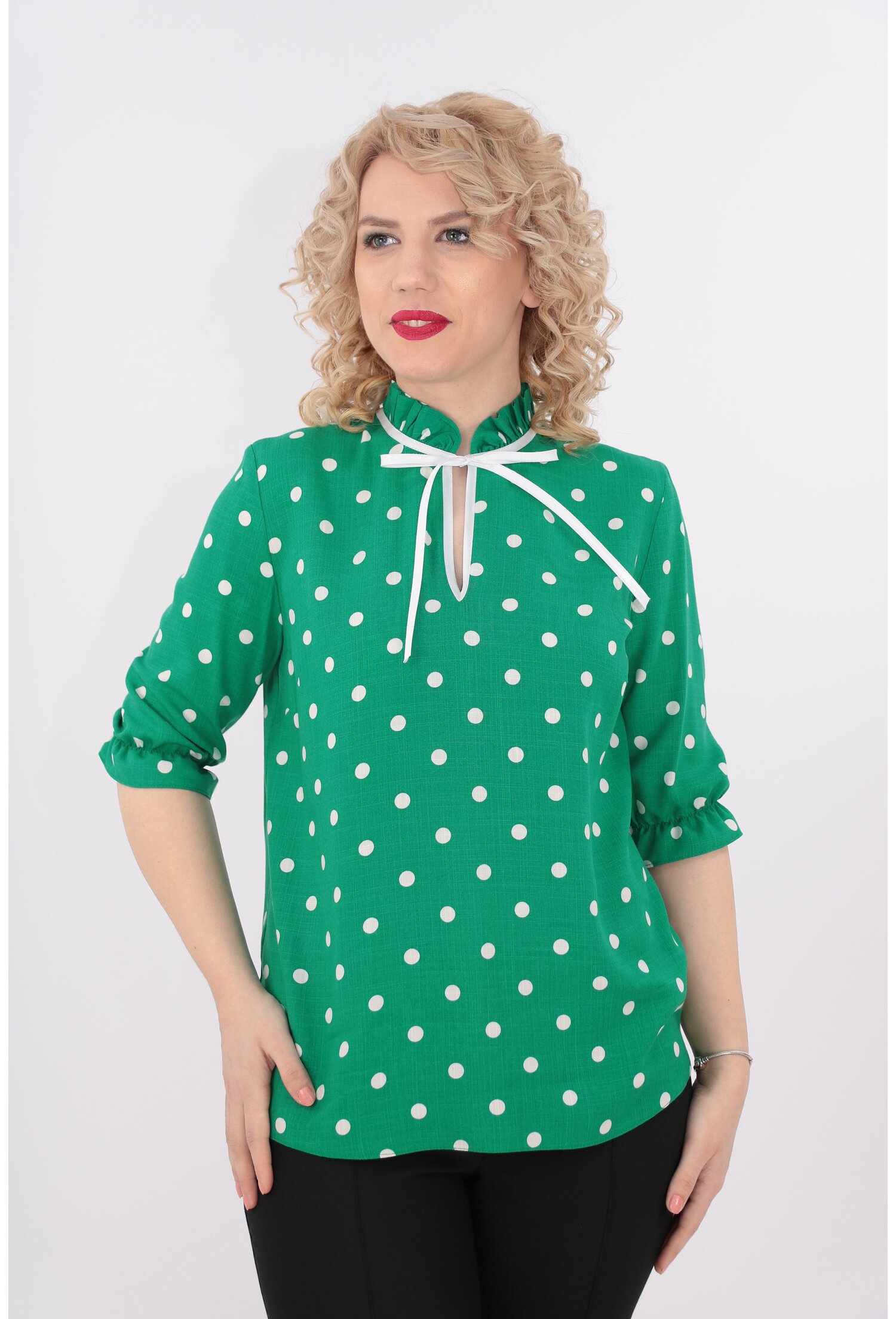 Bluza verde din bumbac cu buline albe