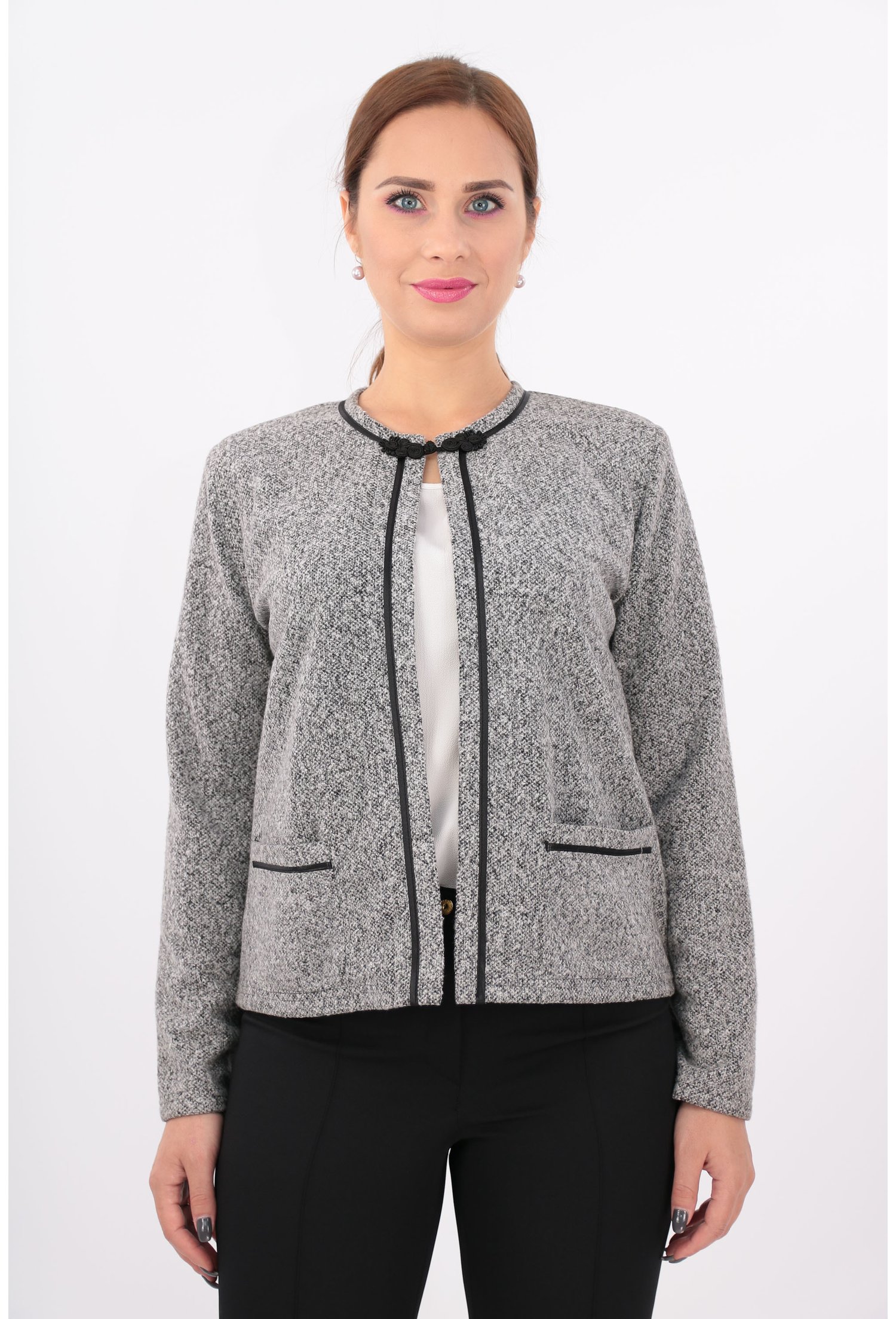 Cardigan din jerse alb cu negru