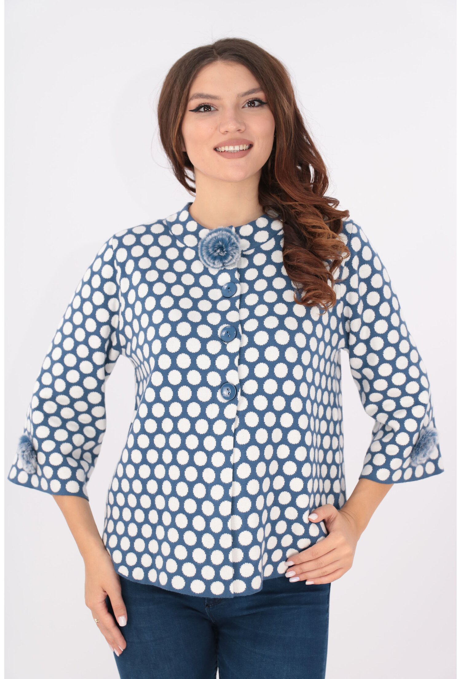 Cardigan tricotat bleumarin cu buline albe