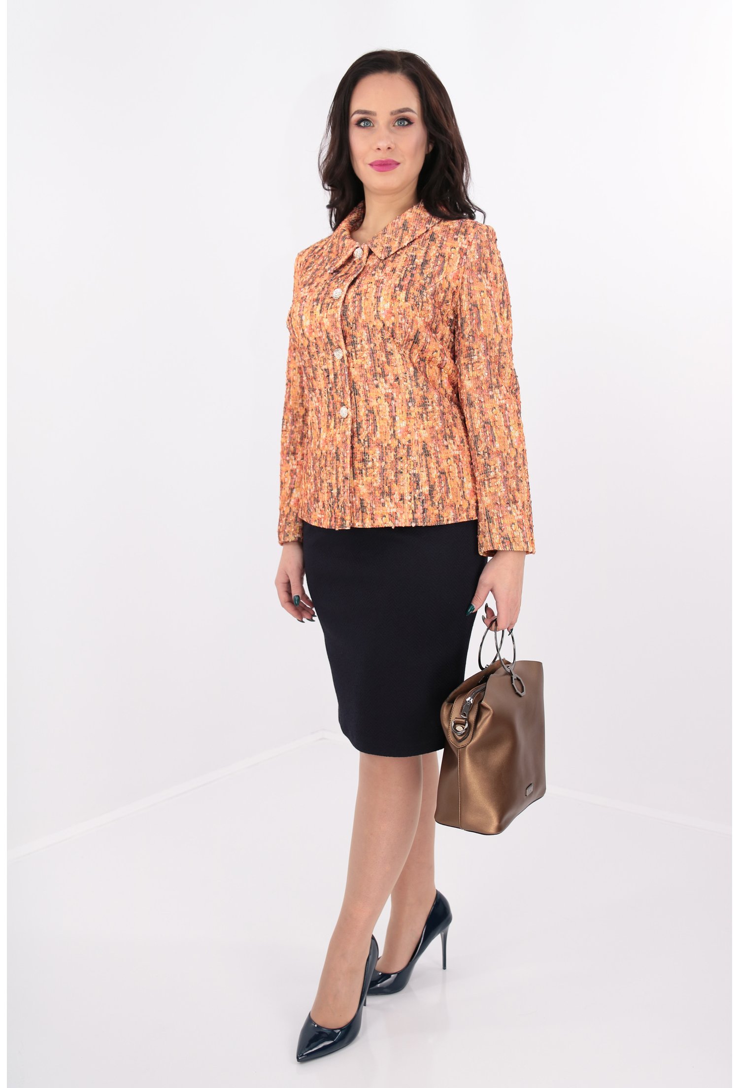 Compleu sacou oranj si rochie neagra