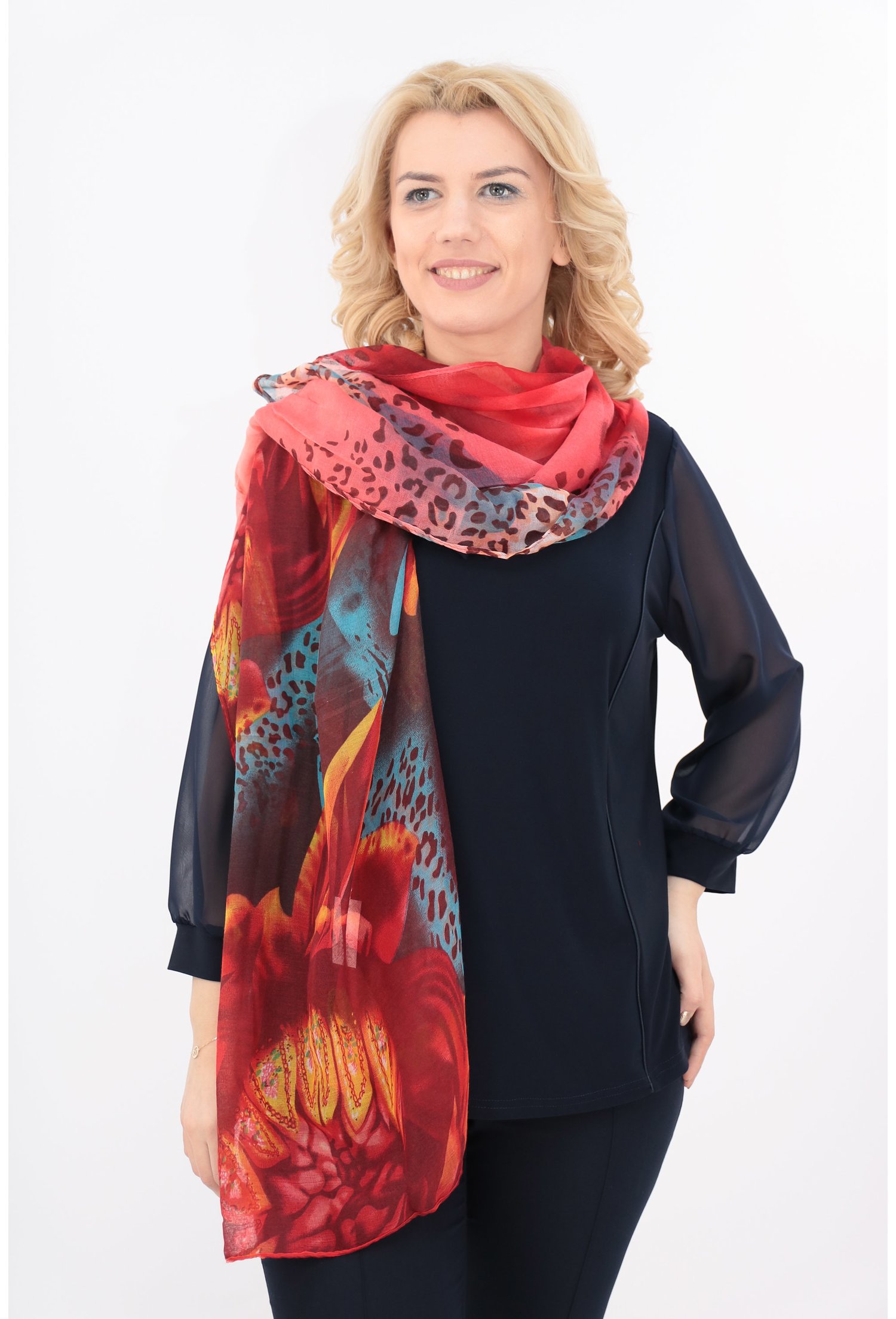 Esarfa fina rosie cu print floral maxi