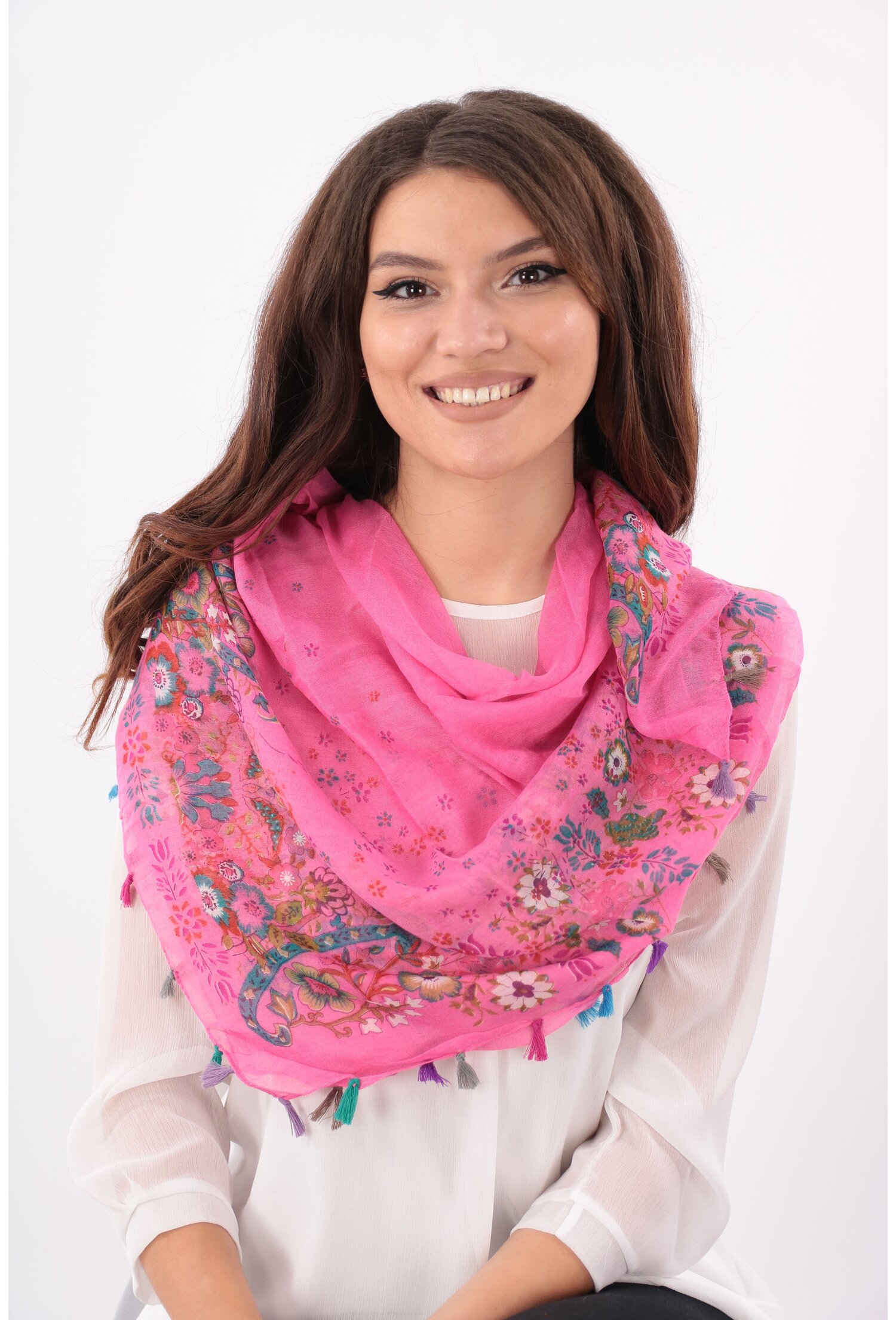 Esarfa patrata fucsia cu ciucuri multicolori