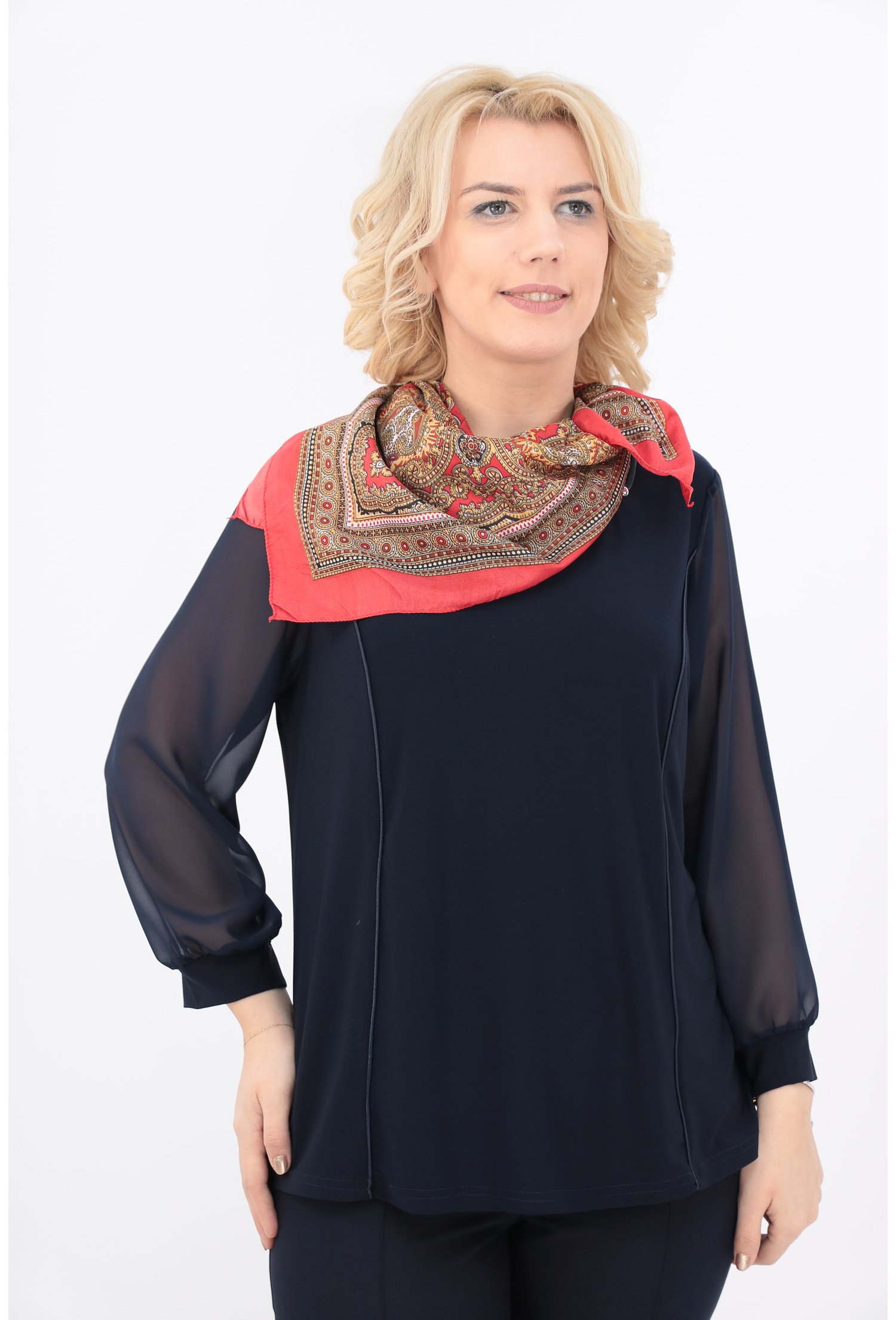 Esarfa patrata rosie