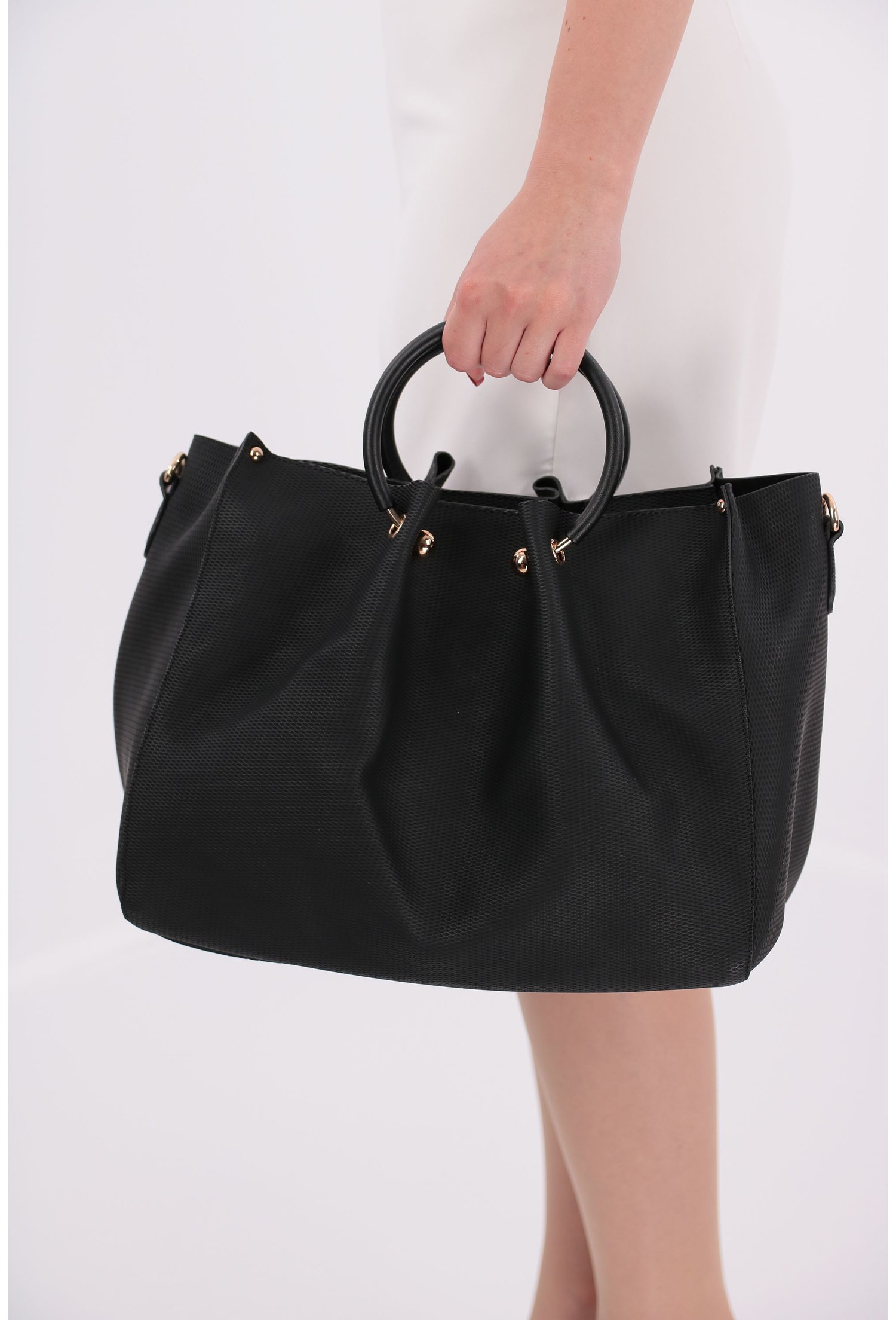 Geanta neagra cu manere rotunde