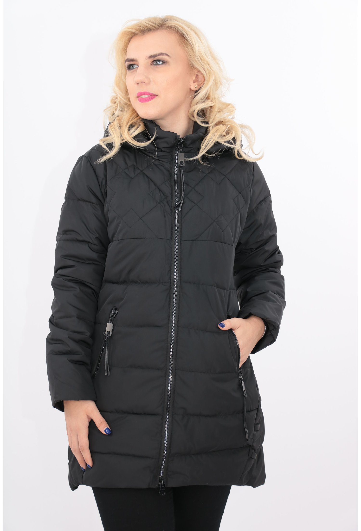 Jacheta matlasata neagra cu fermoar negru