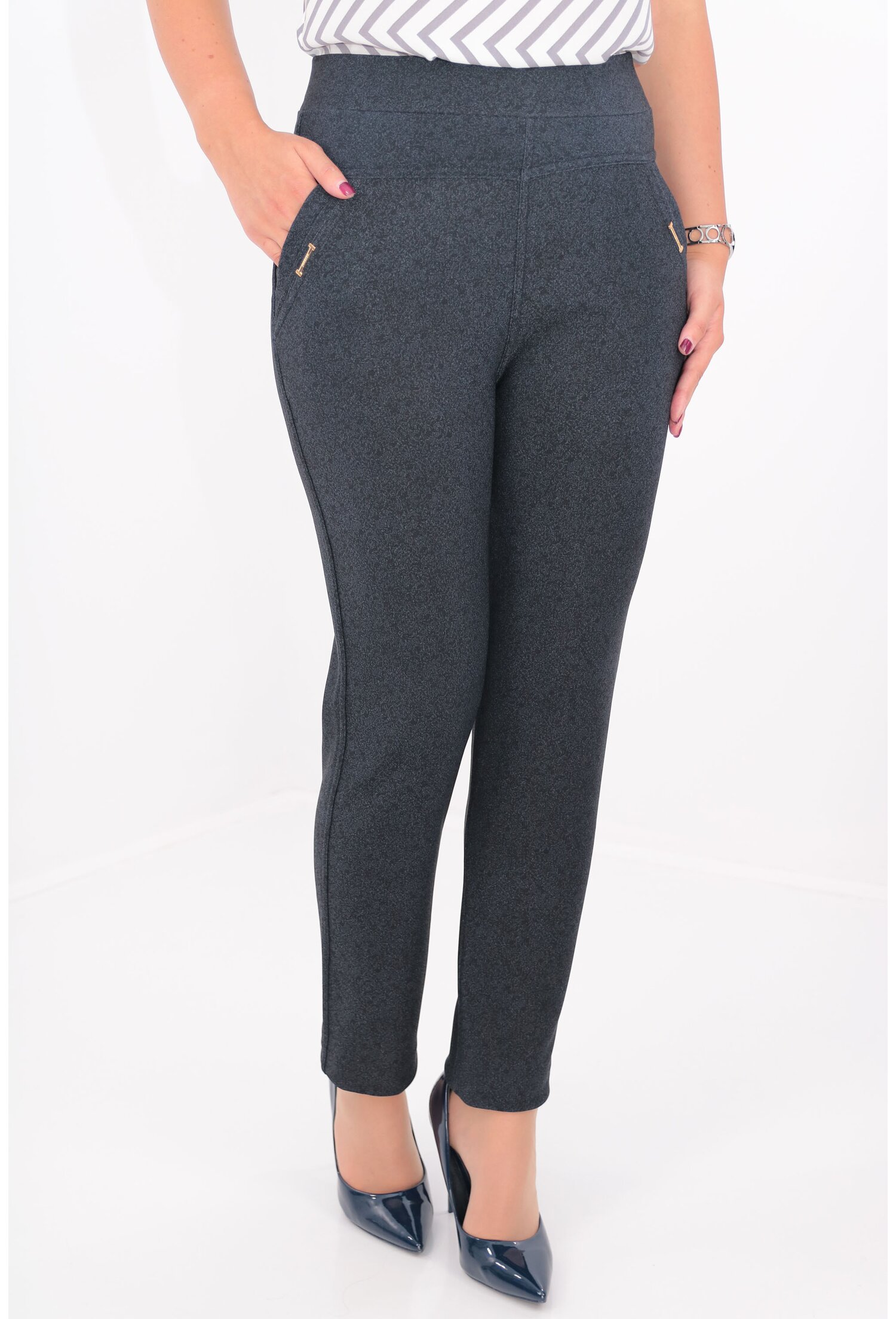 Pantaloni conici bleumarin cu buzunare