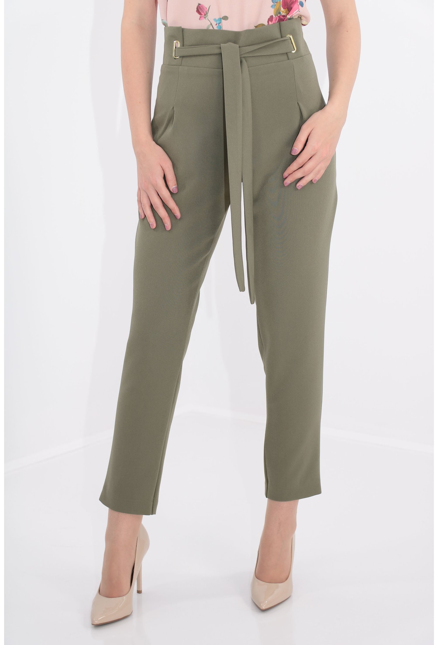 Pantaloni conici kaki cu cordon