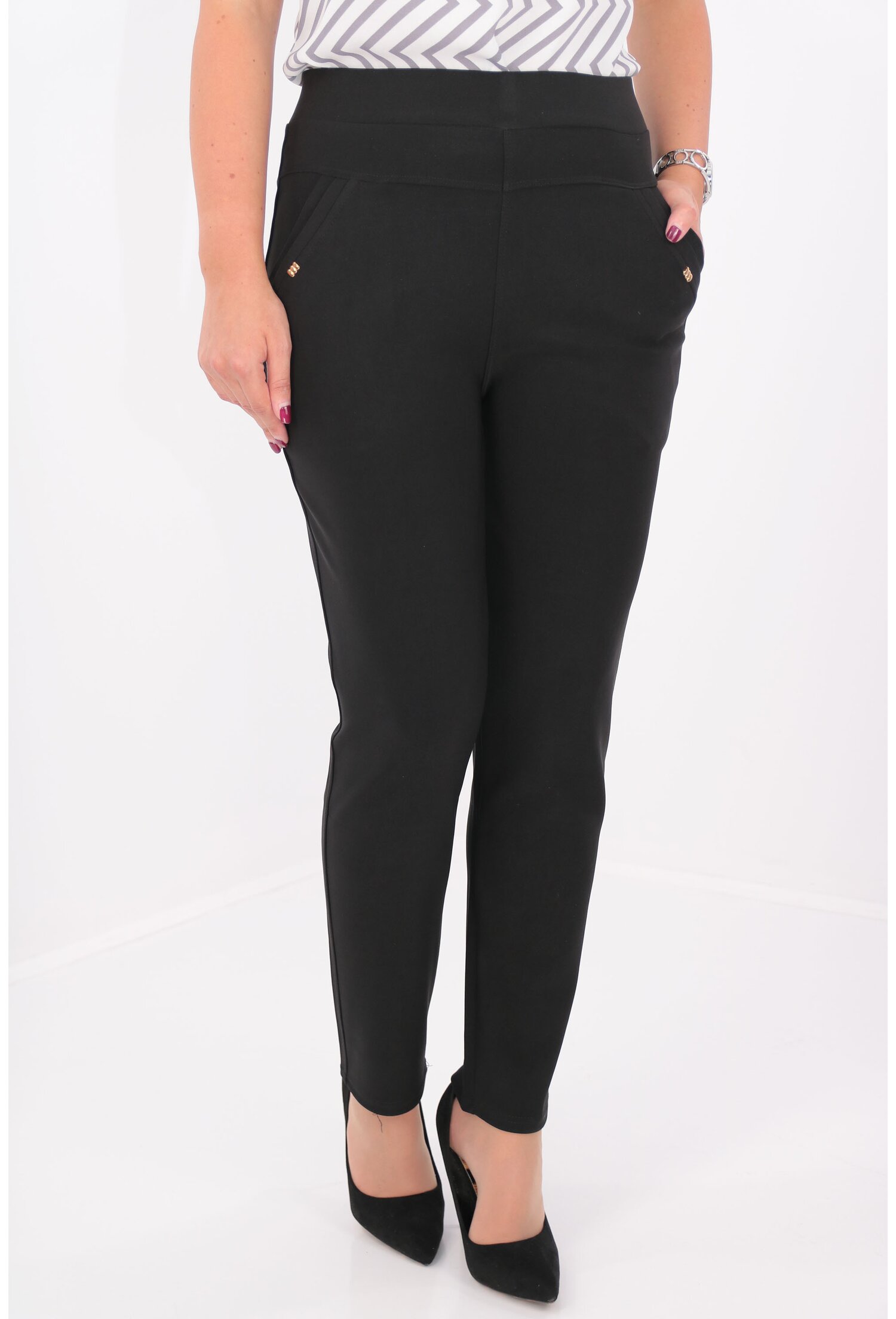 Pantaloni office negri cu buzunare cu accesorii aurii