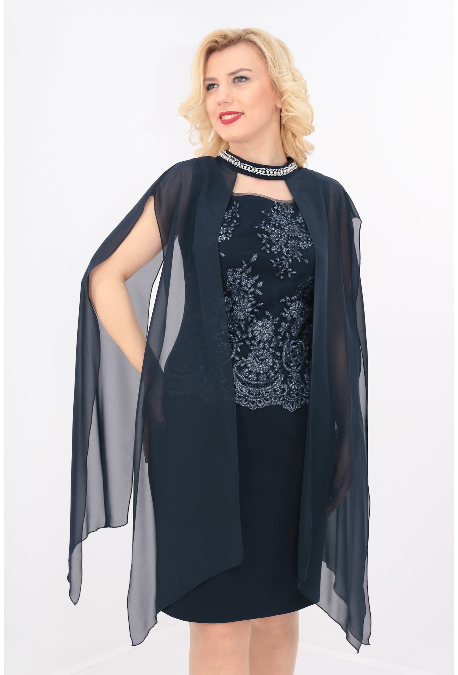 Rochie bleumarin cu broderie si voal