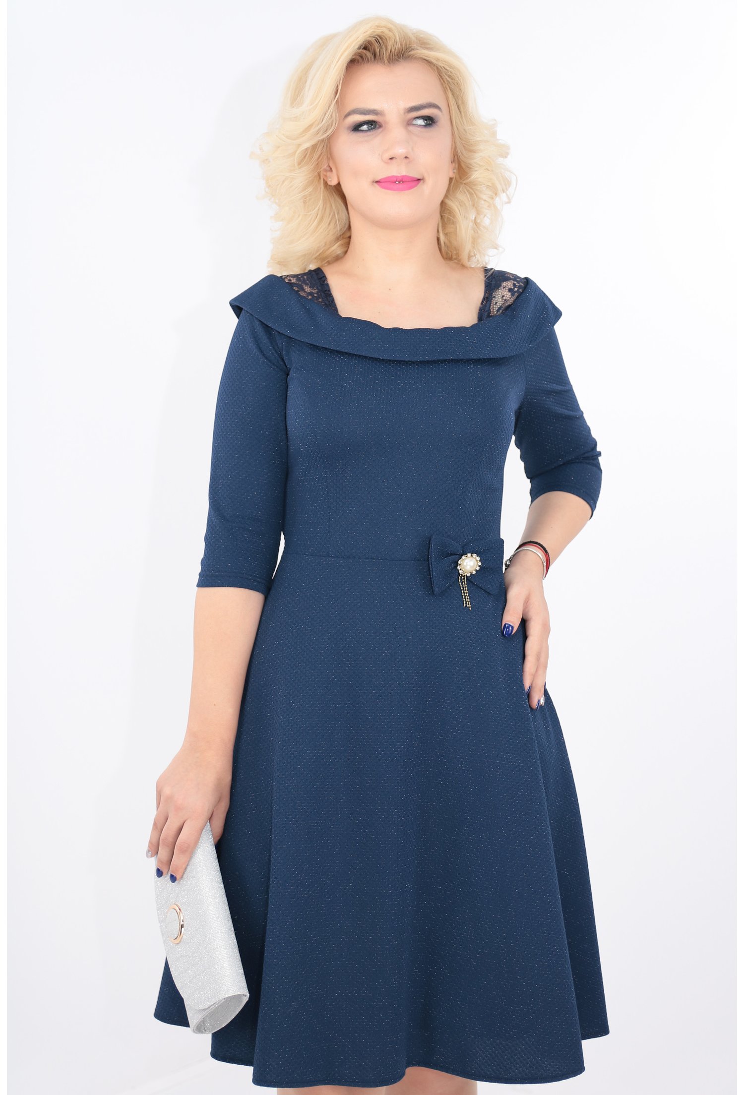 Rochie bleumarin cu fir argintiu