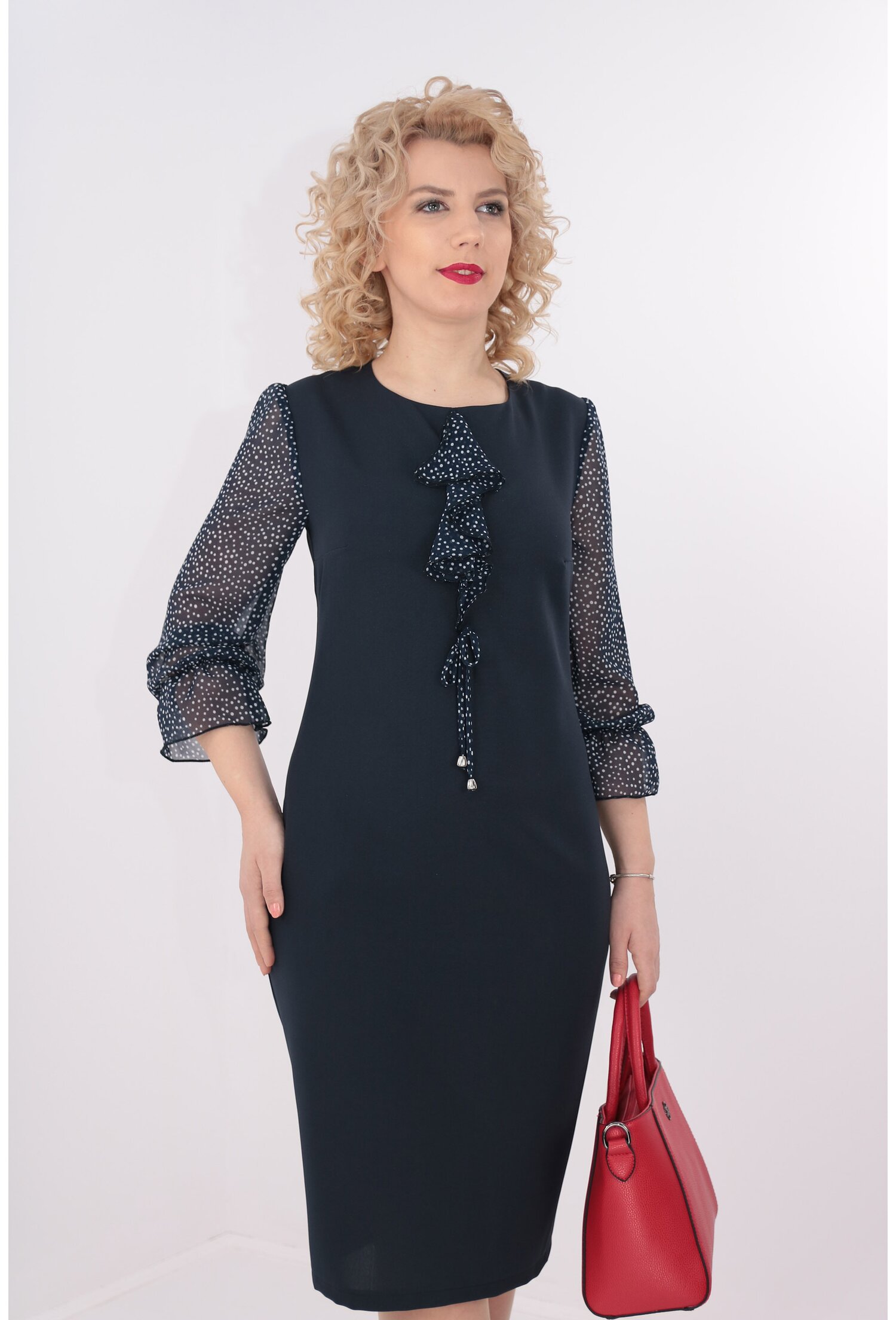 Rochie bleumarin cu maneci din voal cu buline mici albe