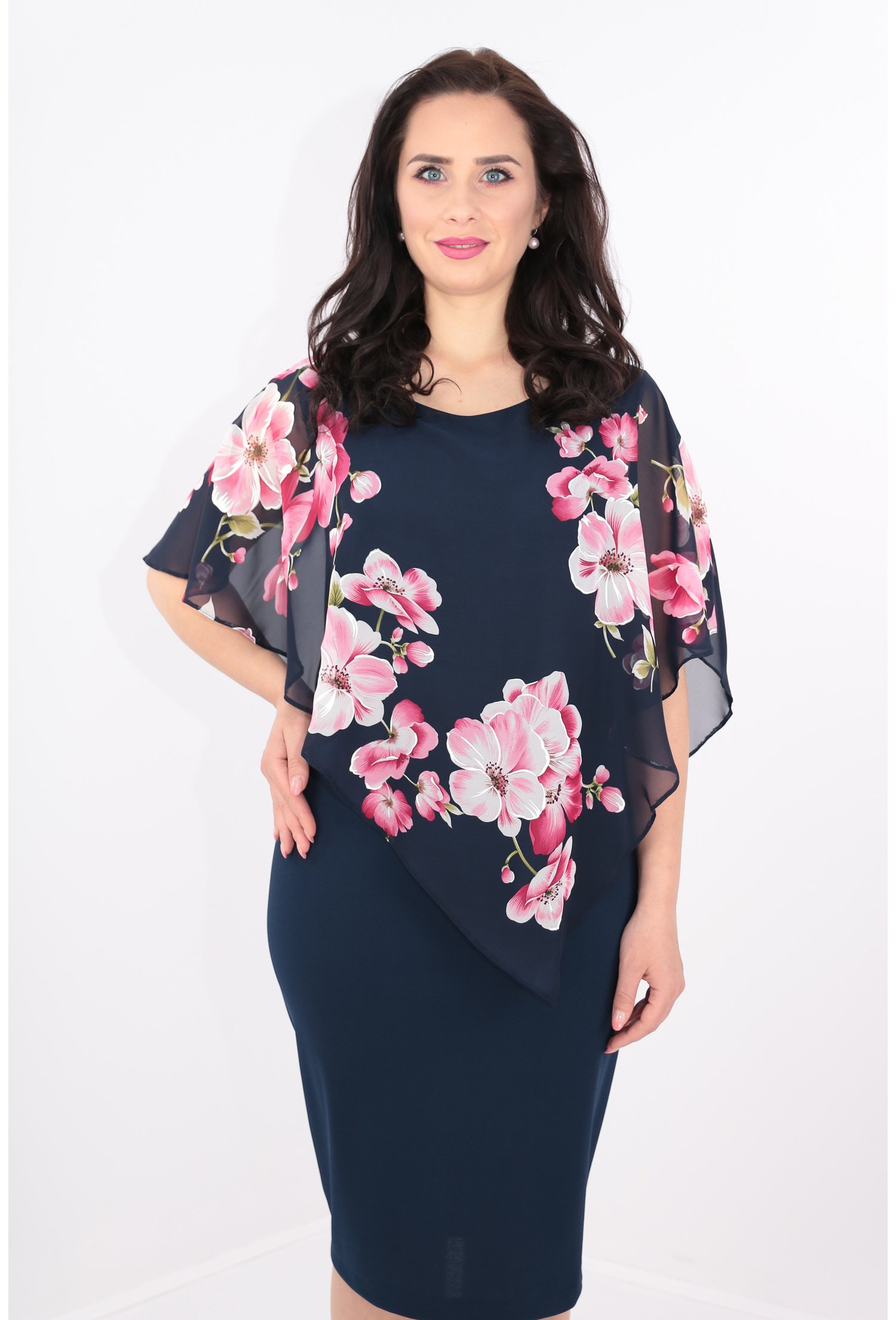 Rochie bleumarin cu pelerina asimetrica