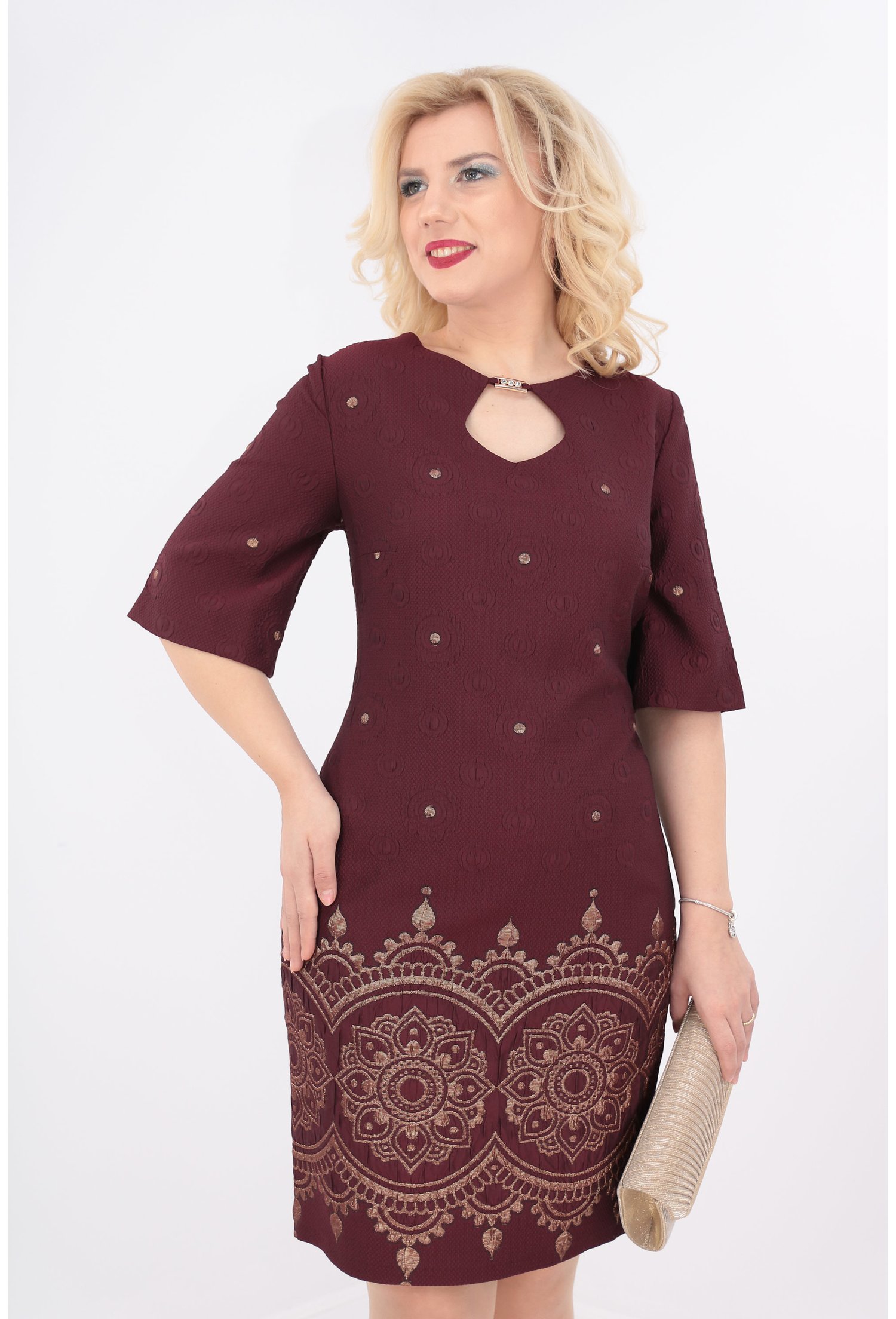 Rochie bordo din brocard cu bordura aurie