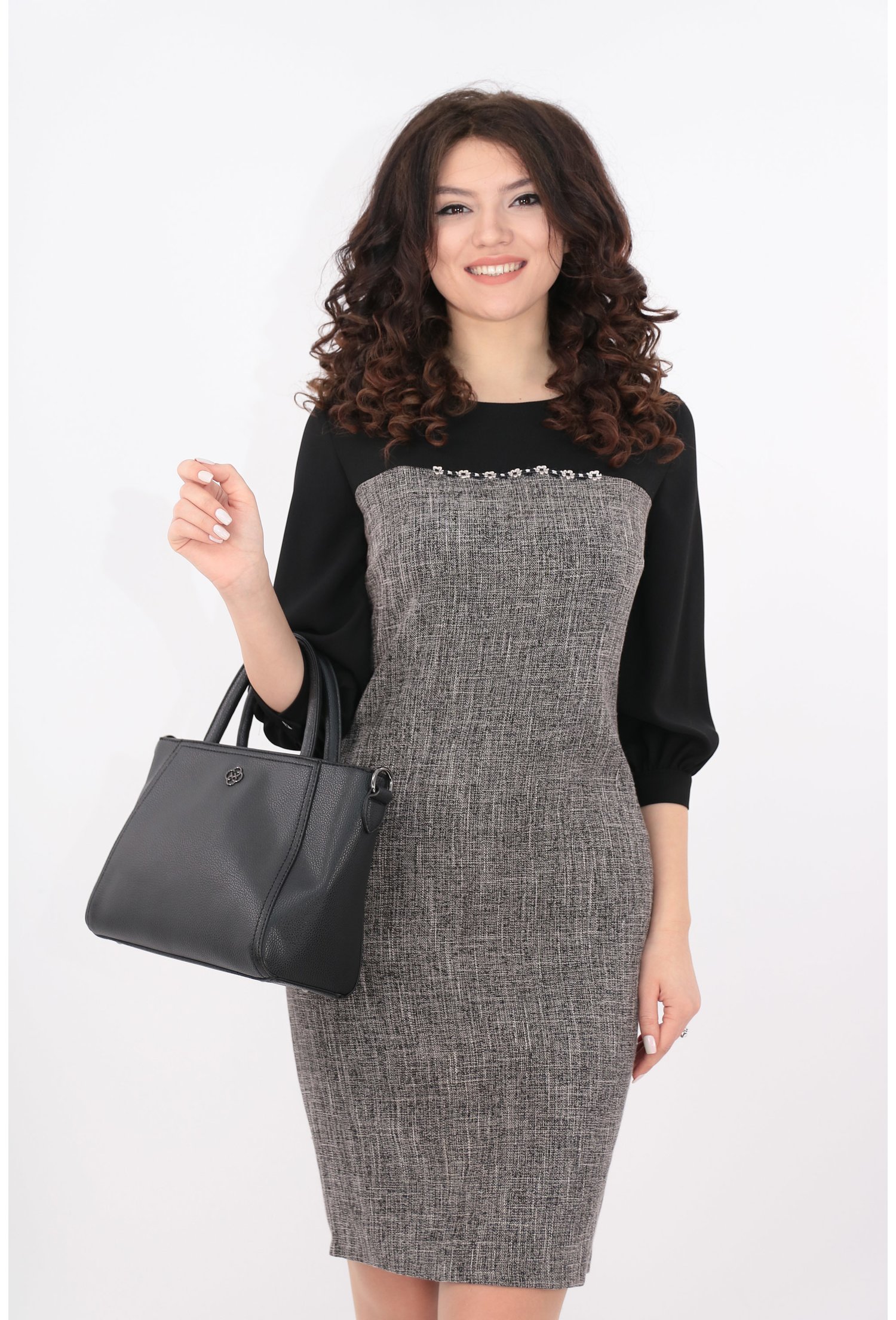 Rochie din stofa si vascoza neagra