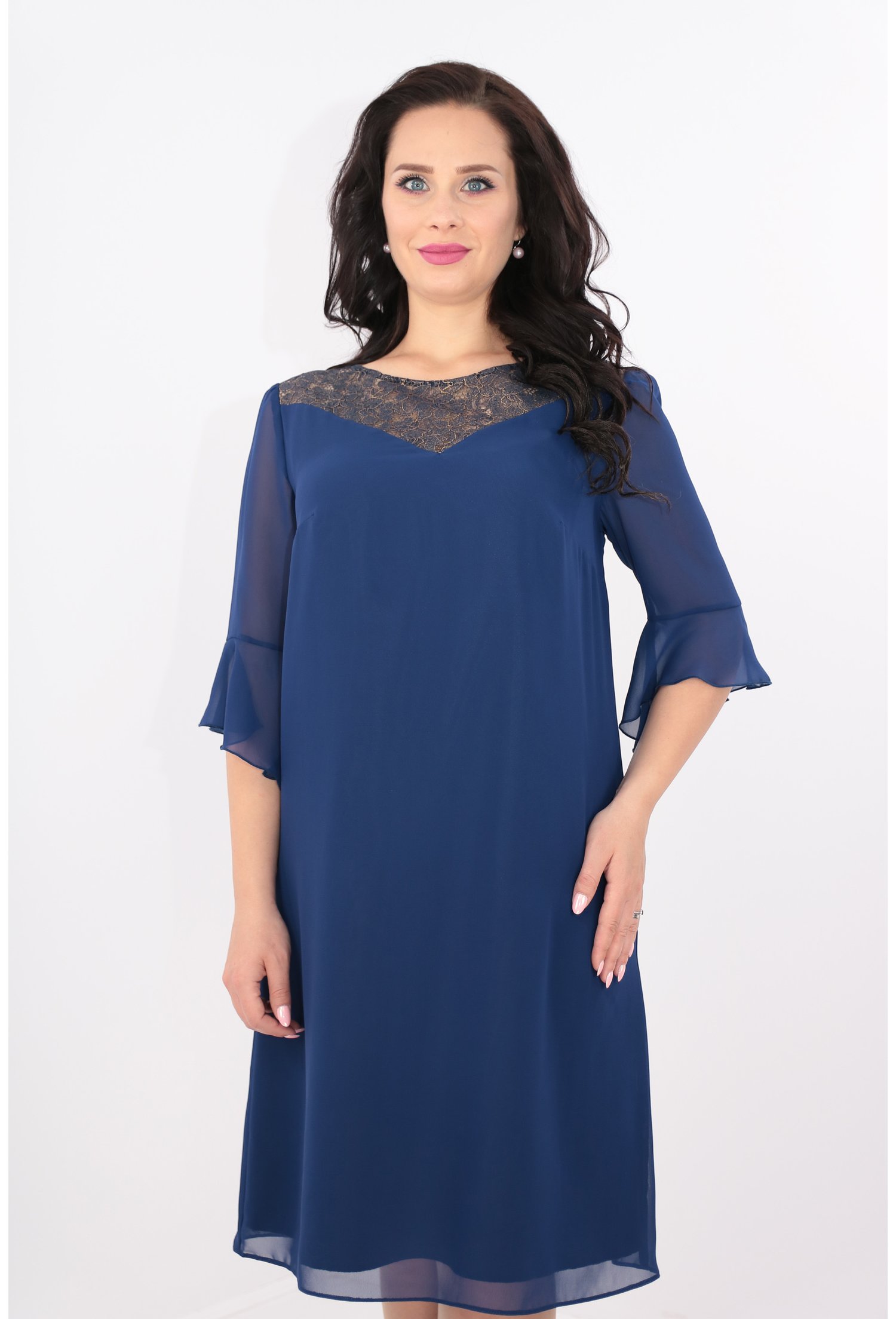 Rochie din voal albastru cu platca din dantela