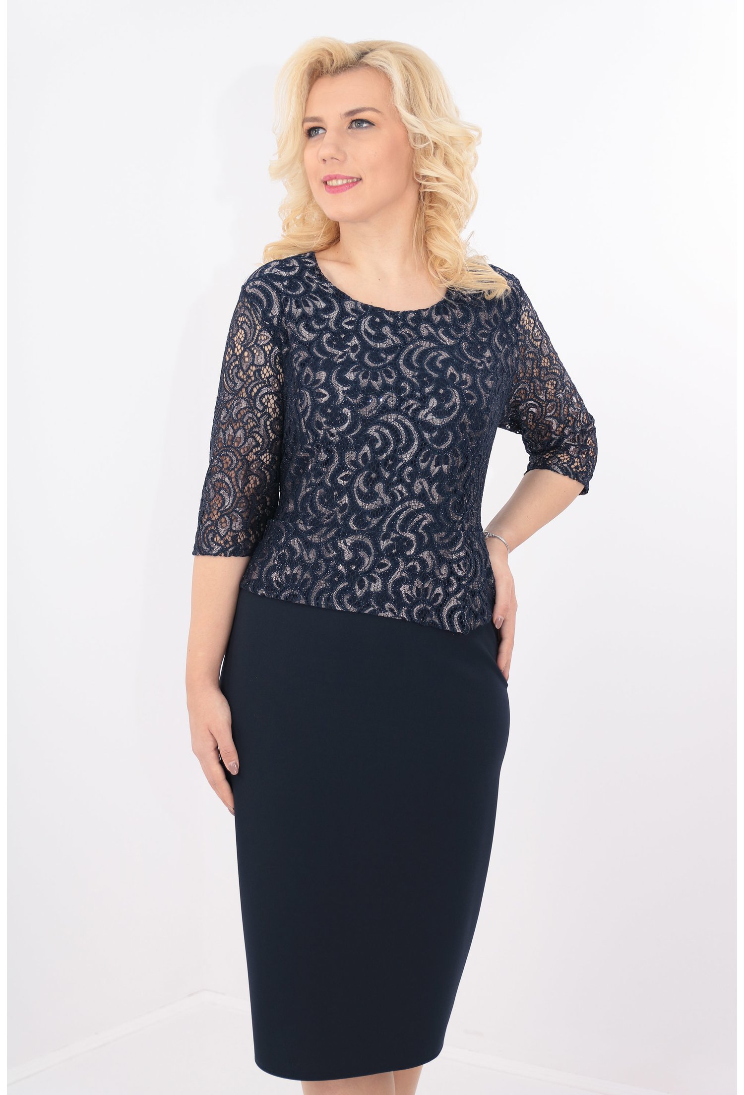 Rochie eleganta bleumarin cu dantela si peplum