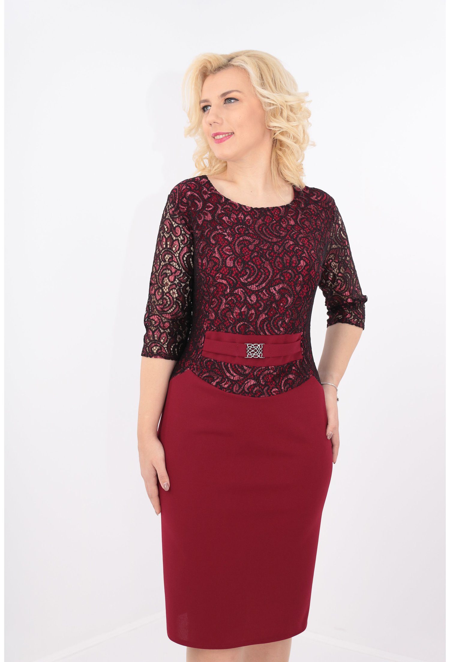 Rochie eleganta bordo cu dantela