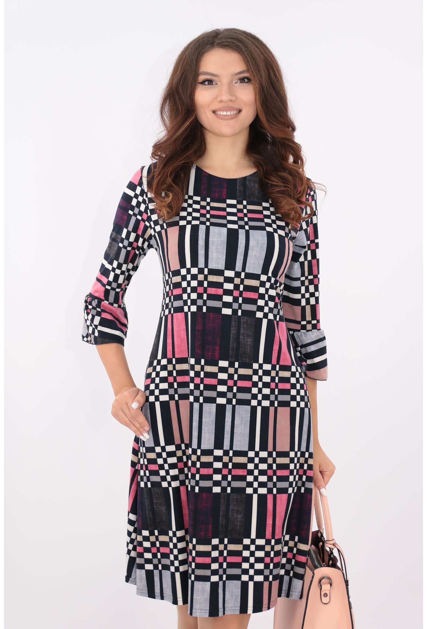 Rochie evazata cu desen geometric multicolor