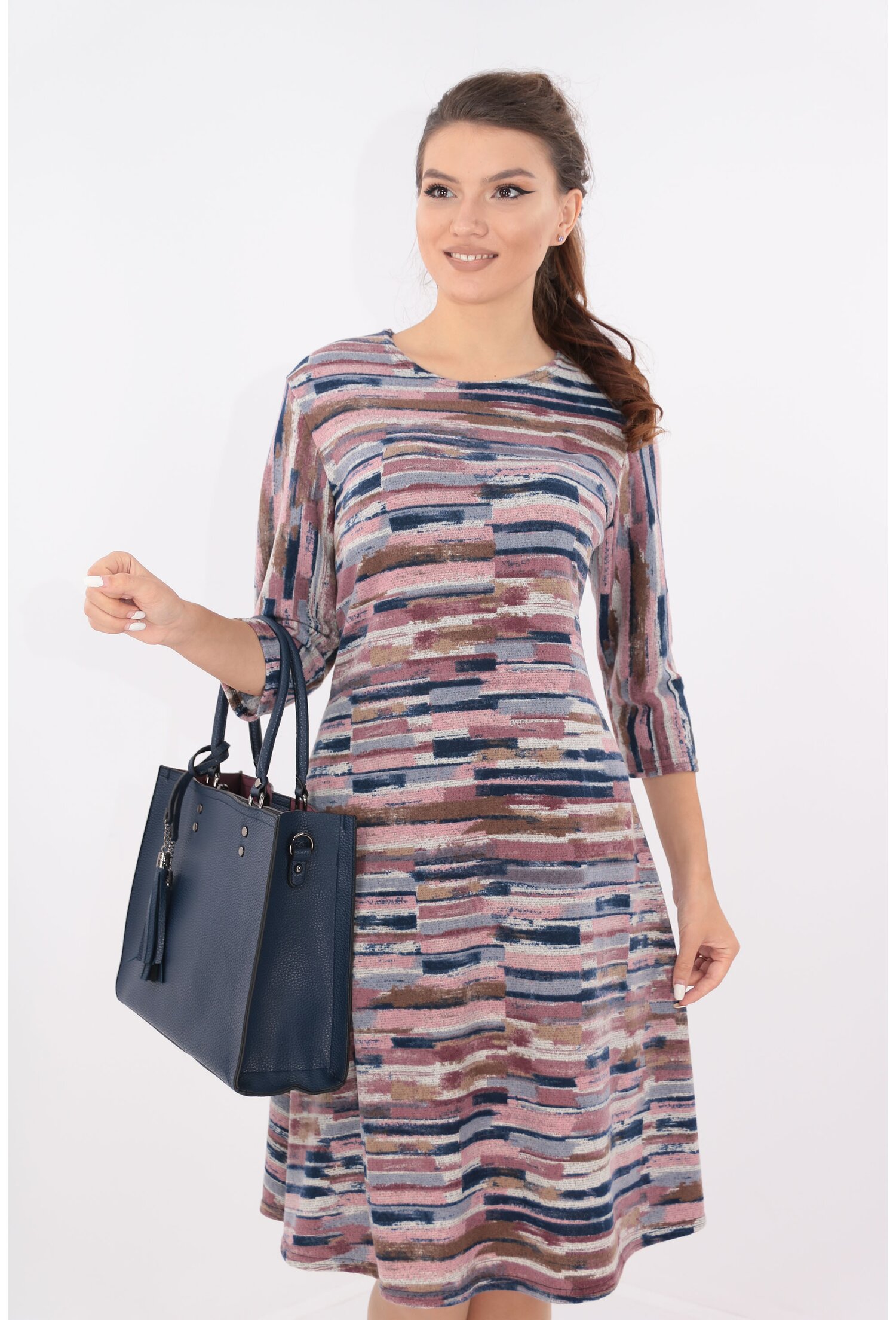 Rochie evazata cu dungi multicolore