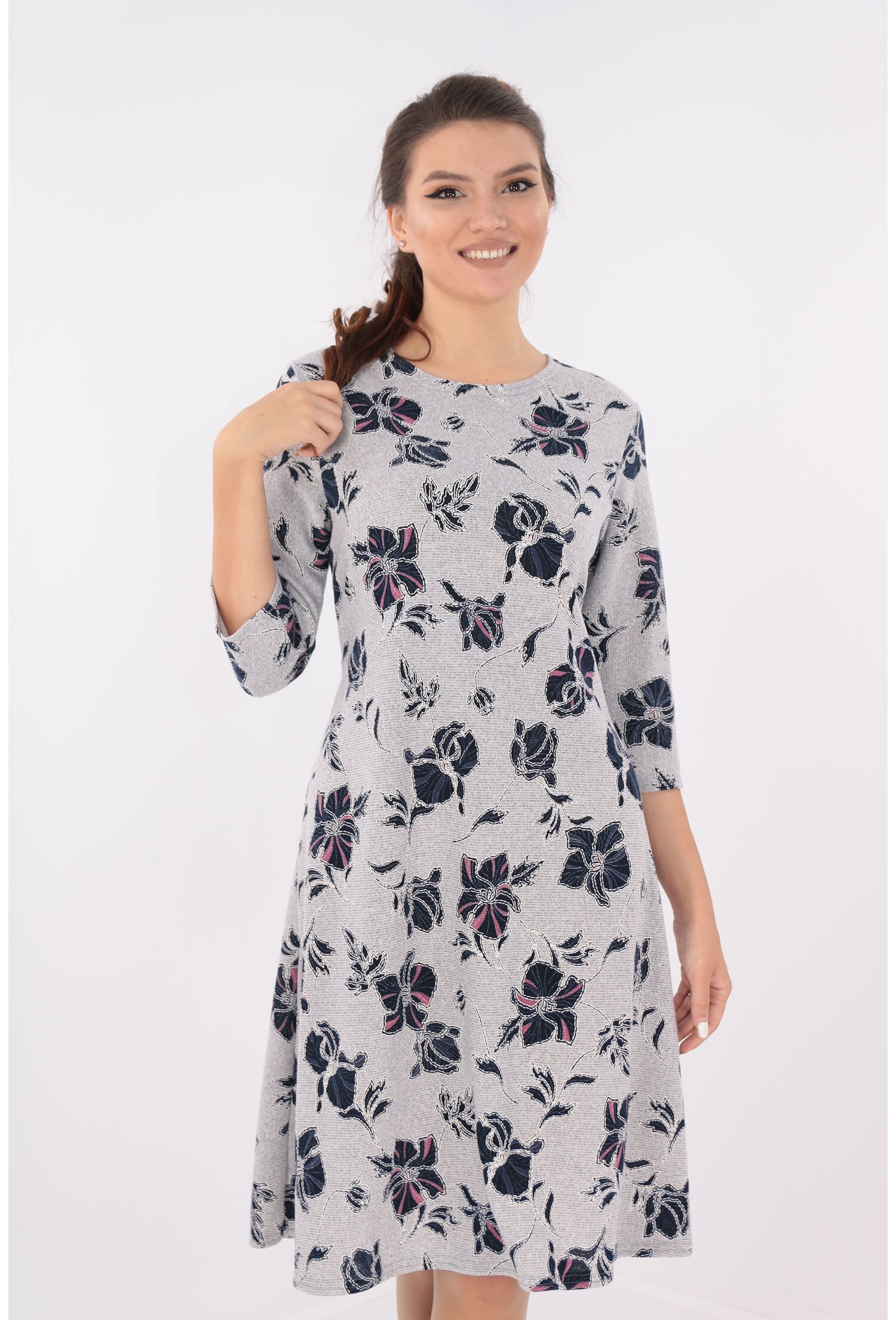 Rochie evazata gri cu desen floral bleumarin