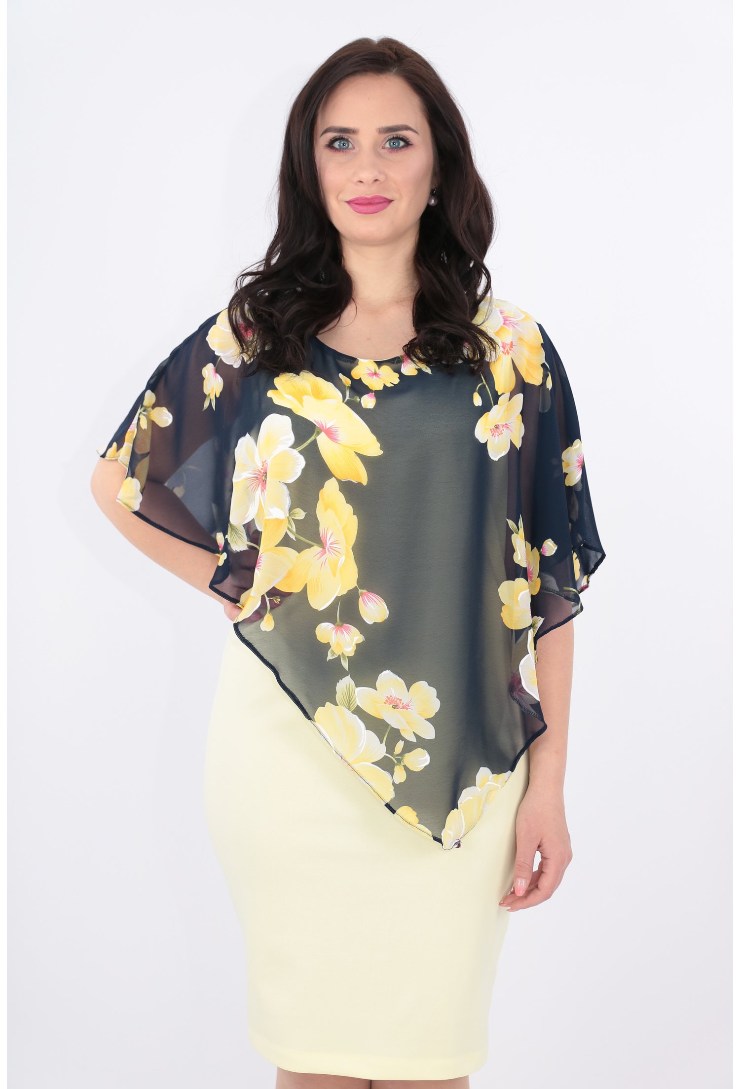 Rochie galbena cu pelerina asimetrica