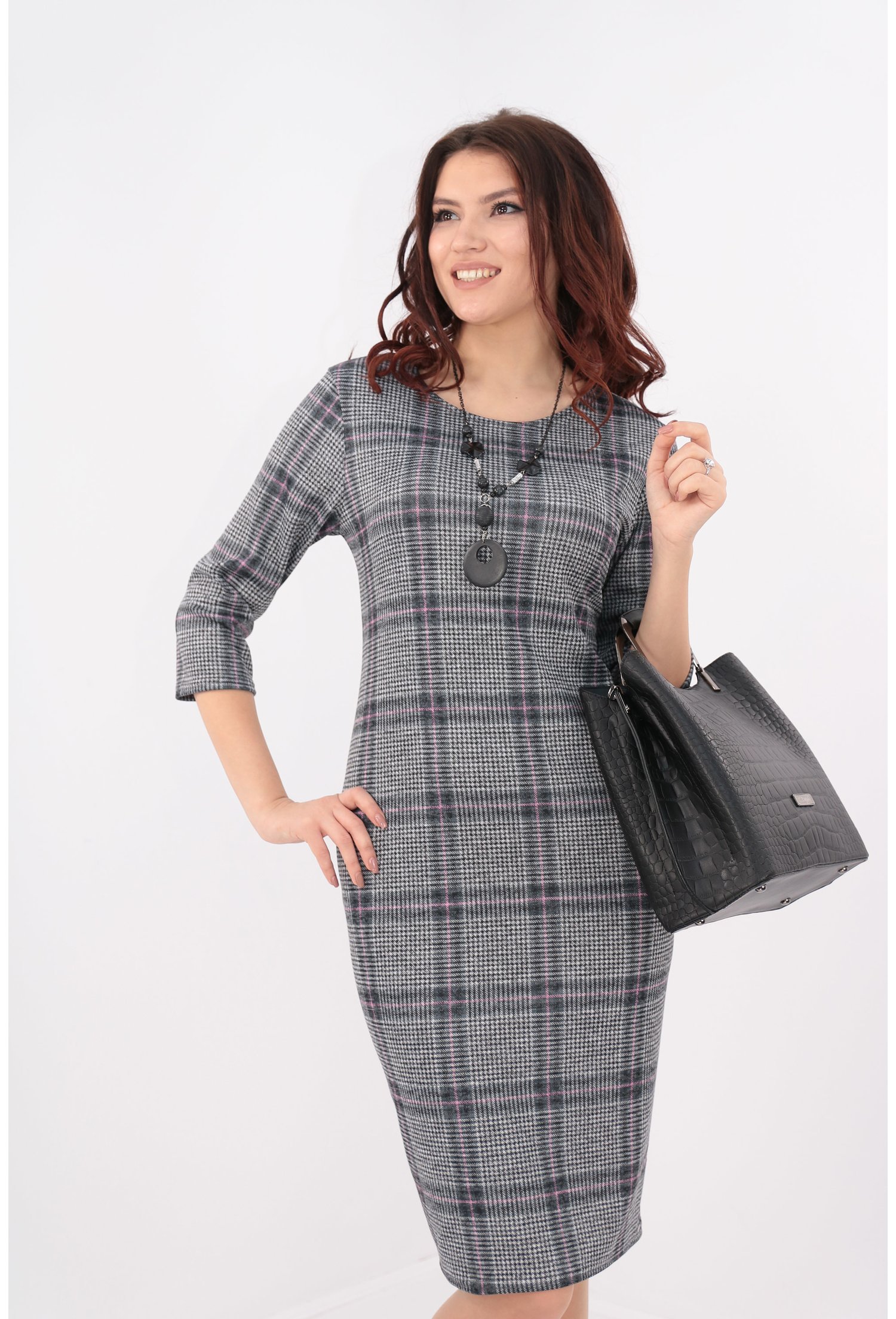Rochie gri cu carouri fine roz